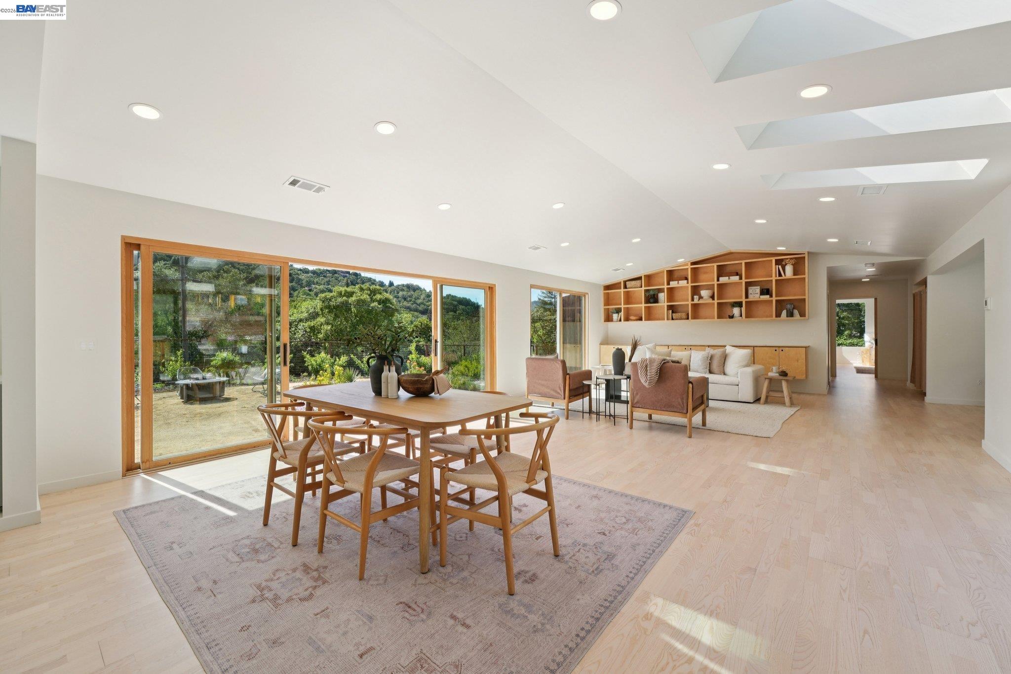 Detail Gallery Image 9 of 60 For 257 Orchard Rd, Orinda,  CA 94563 - 4 Beds | 3/1 Baths