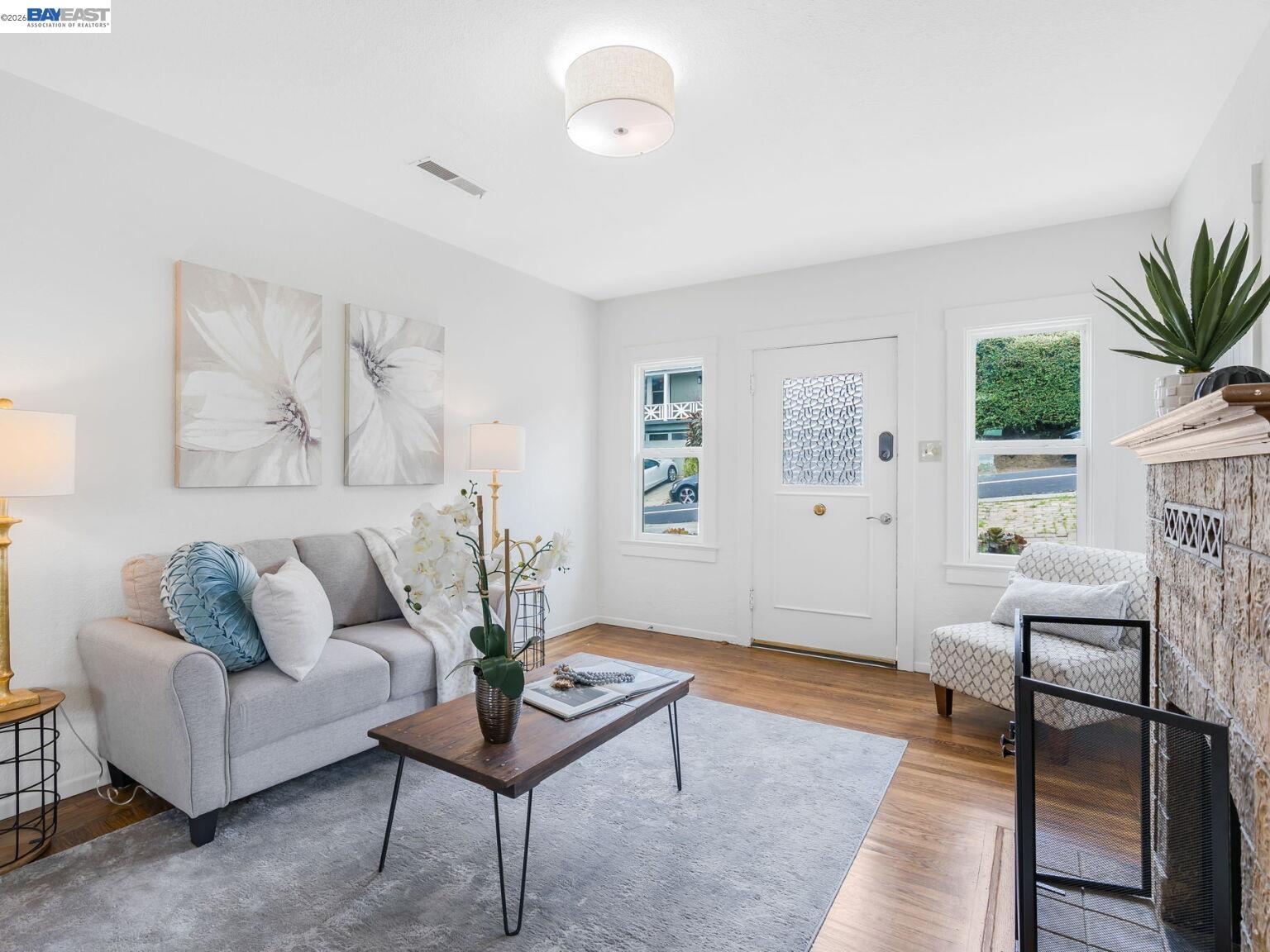 Detail Gallery Image 15 of 60 For 812 Washington Ave, Albany,  CA 94706 - 4 Beds | 2/1 Baths