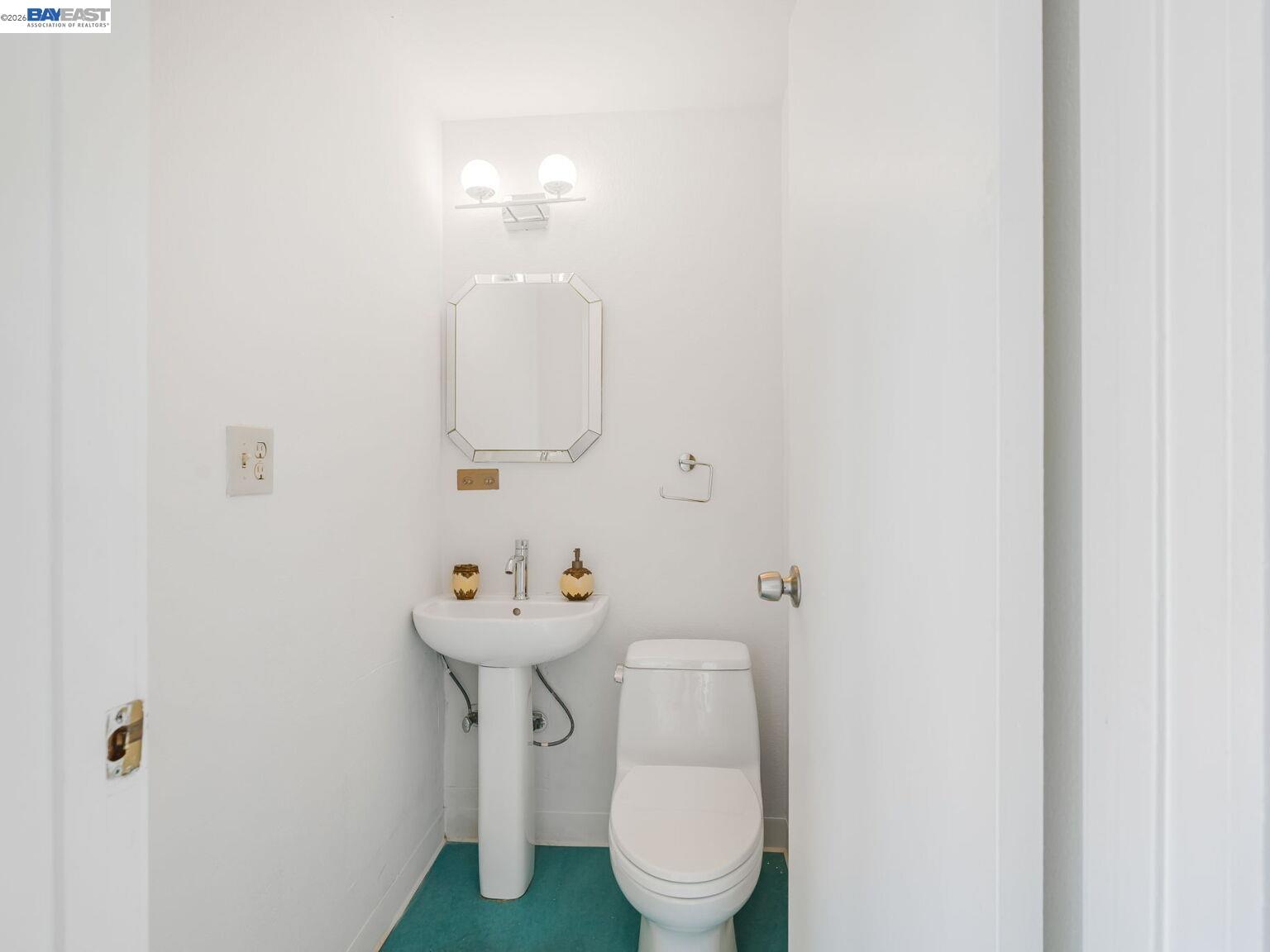 Detail Gallery Image 28 of 60 For 812 Washington Ave, Albany,  CA 94706 - 4 Beds | 2/1 Baths