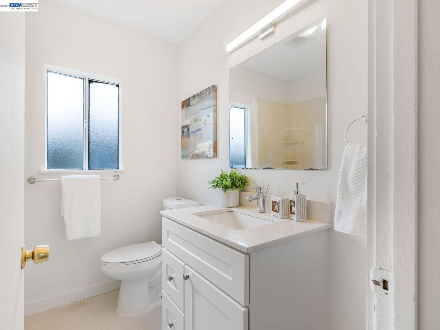 Detail Gallery Image 34 of 60 For 812 Washington Ave, Albany,  CA 94706 - 4 Beds | 2/1 Baths