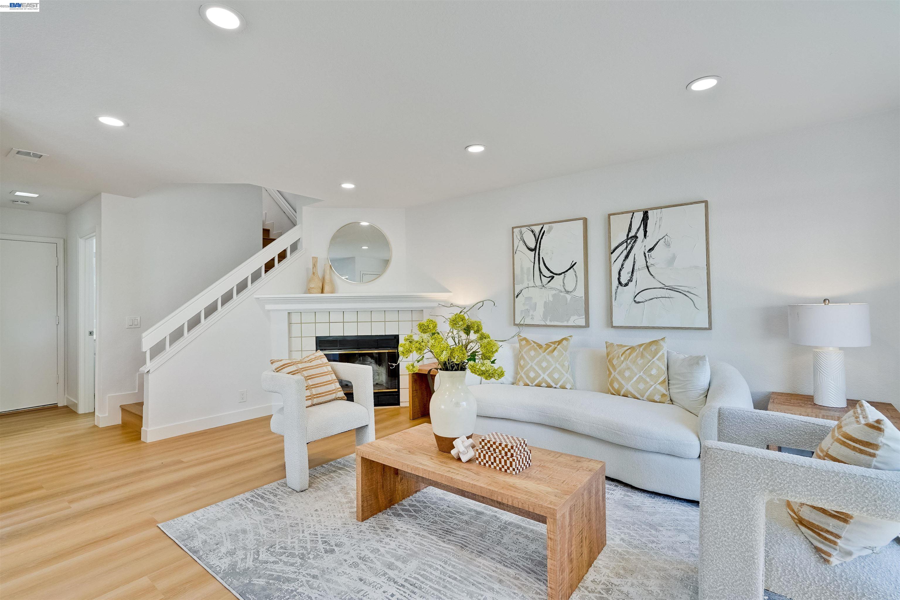 Detail Gallery Image 5 of 38 For 34743 Chanel Terrace, Fremont,  CA 94555 - 2 Beds | 2/1 Baths