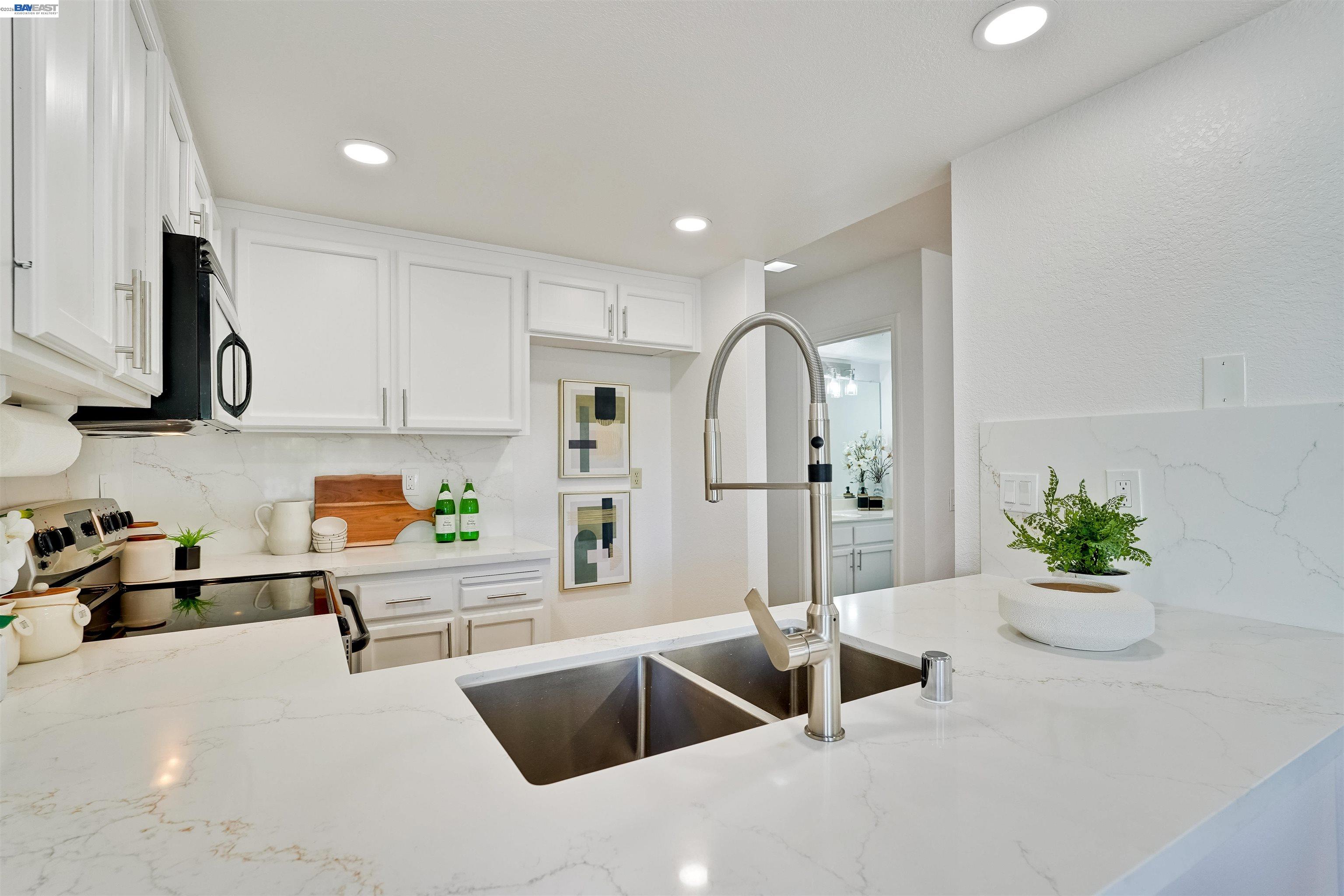 Detail Gallery Image 10 of 38 For 34743 Chanel Terrace, Fremont,  CA 94555 - 2 Beds | 2/1 Baths