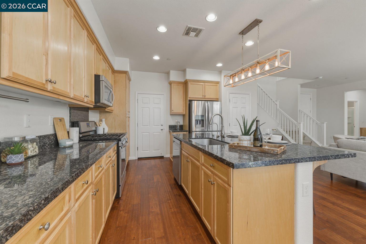 Detail Gallery Image 7 of 56 For 334 Pacifica Dr, Brentwood,  CA 94513 - 5 Beds | 3 Baths