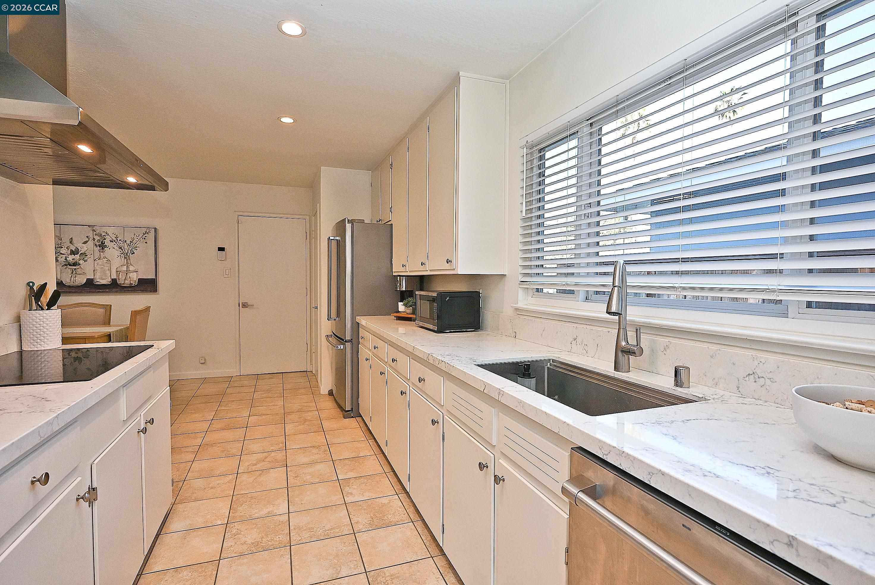 Detail Gallery Image 9 of 32 For 1156 Carey Dr, Concord,  CA 94520 - 3 Beds | 2 Baths