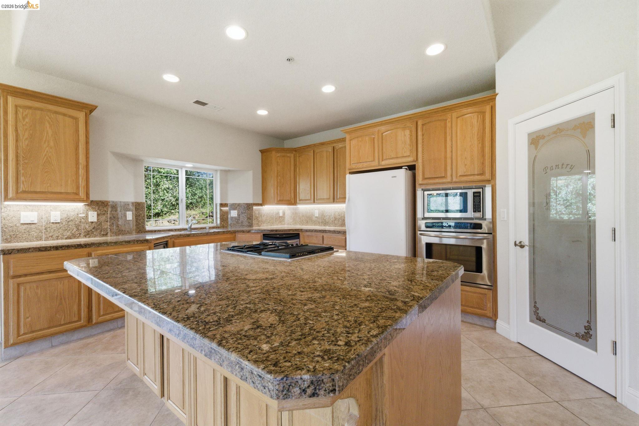 Detail Gallery Image 17 of 43 For 20245 Tuolumne Rd North, Tuolumne,  CA 95379 - 3 Beds | 3 Baths