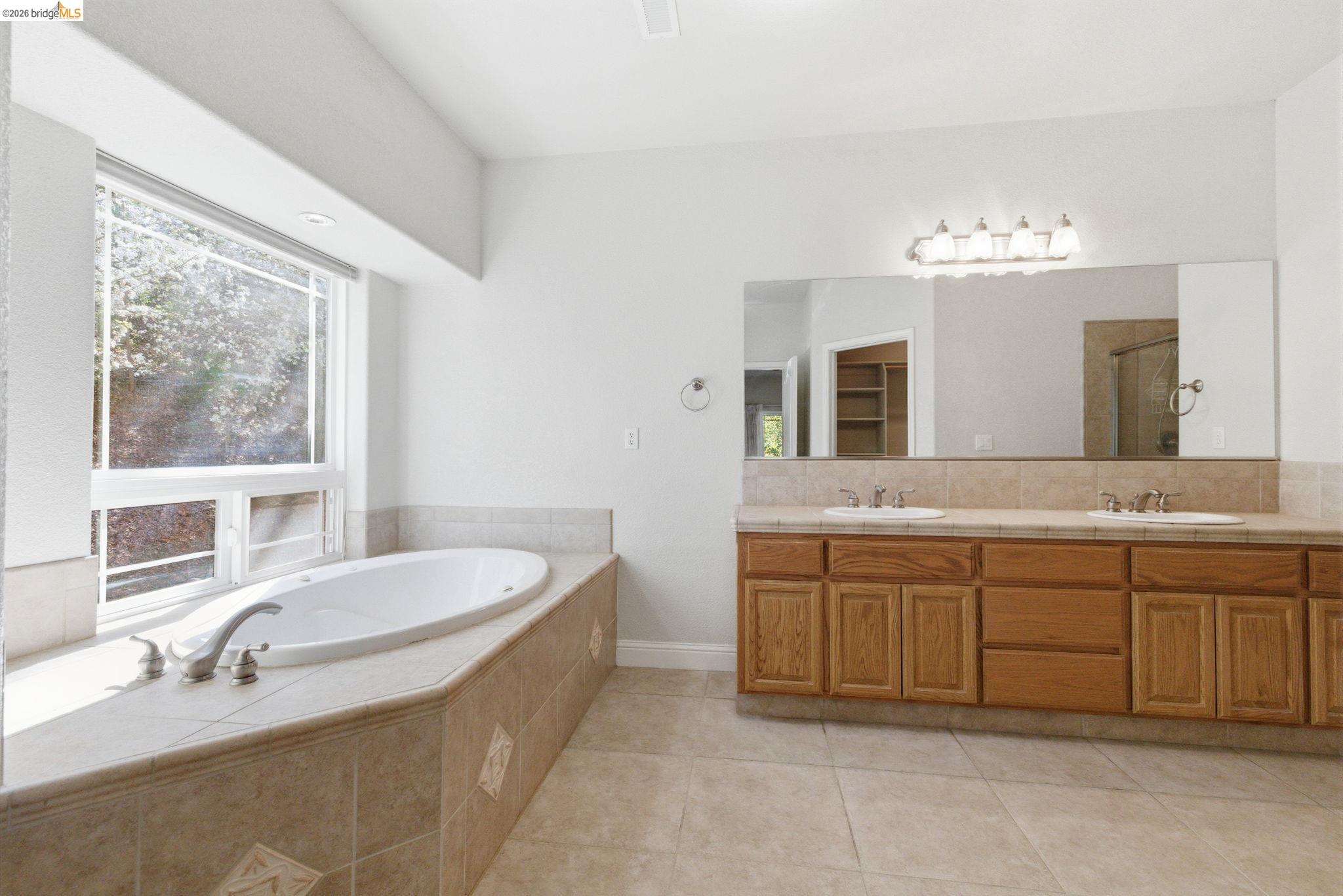 Detail Gallery Image 22 of 43 For 20245 Tuolumne Rd North, Tuolumne,  CA 95379 - 3 Beds | 3 Baths