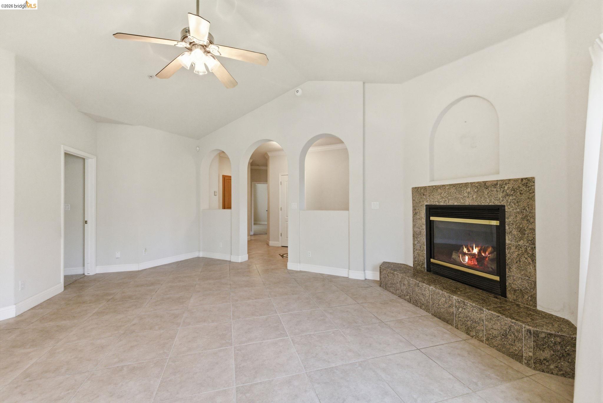 Detail Gallery Image 8 of 43 For 20245 Tuolumne Rd North, Tuolumne,  CA 95379 - 3 Beds | 3 Baths