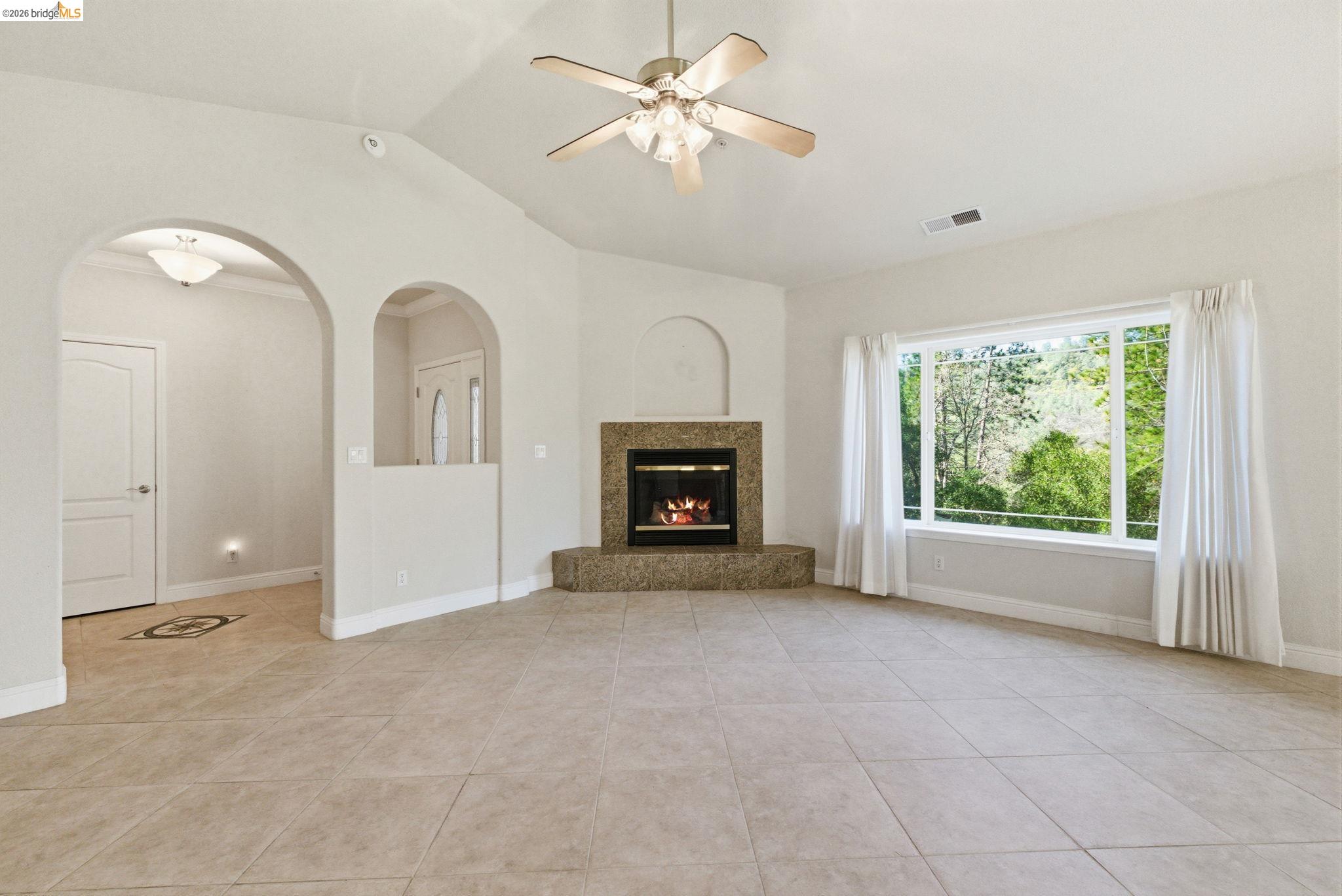 Detail Gallery Image 9 of 43 For 20245 Tuolumne Rd North, Tuolumne,  CA 95379 - 3 Beds | 3 Baths