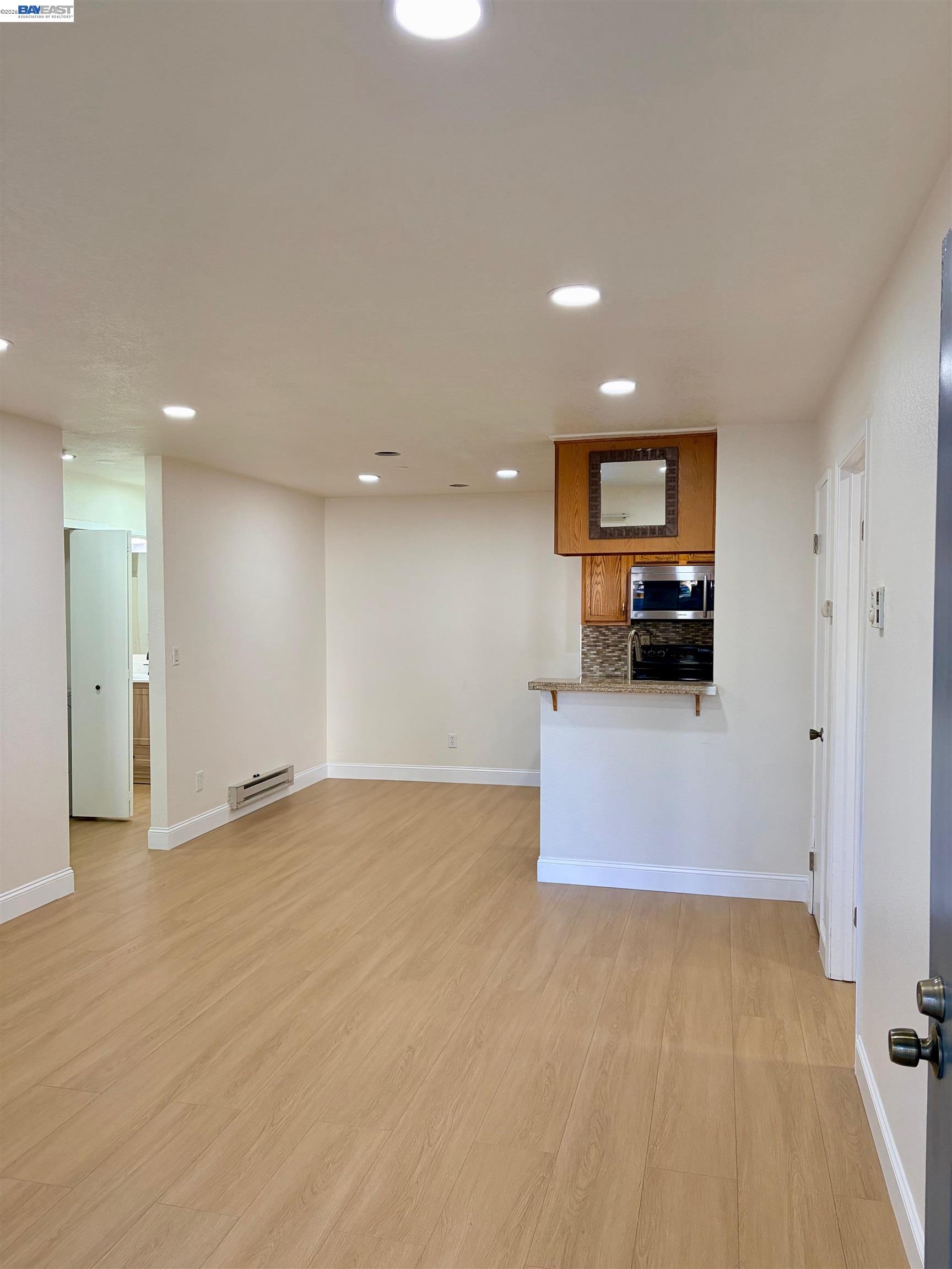 Photo #4: 41127932 Listing: Photo #4