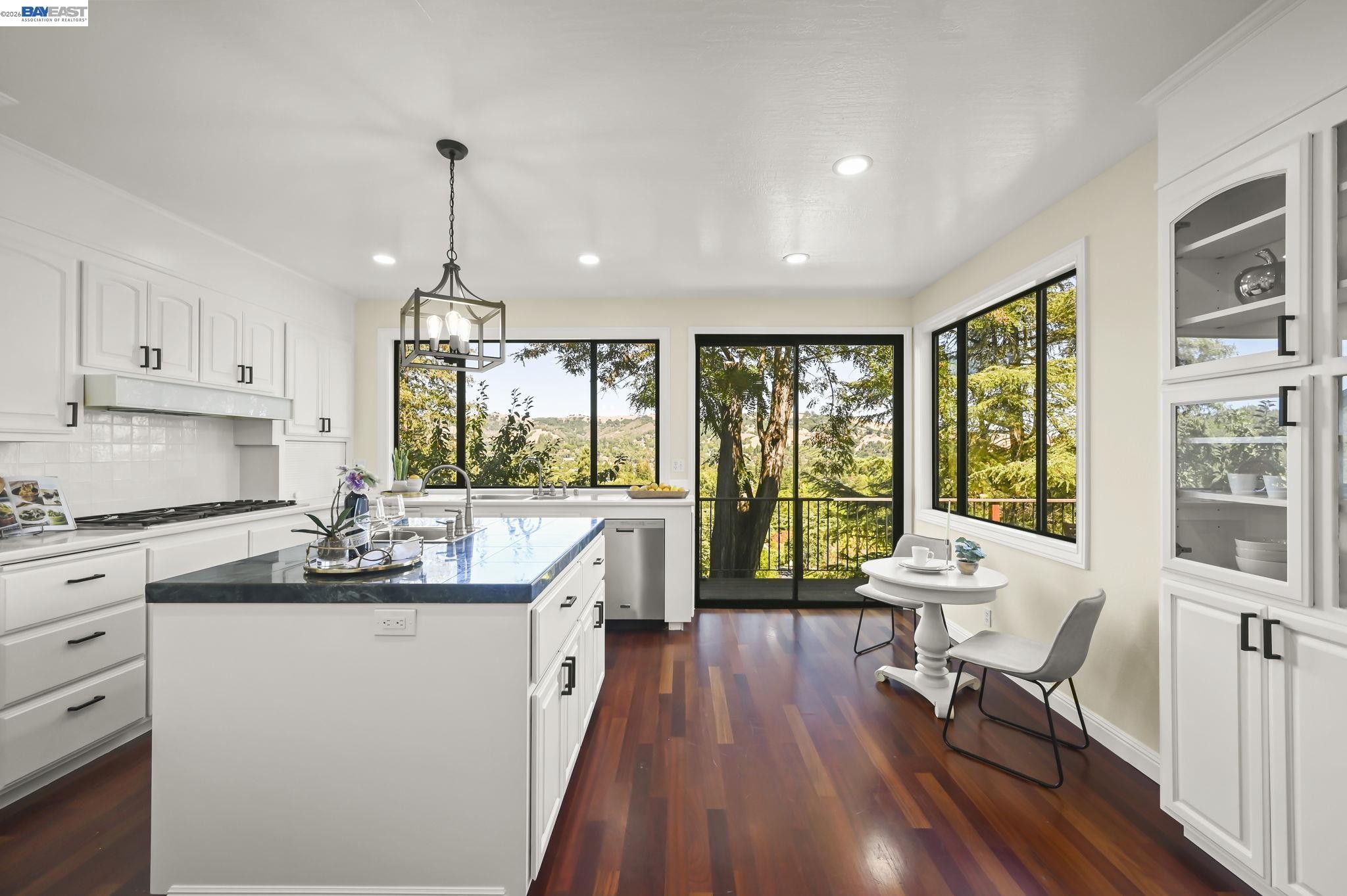 Detail Gallery Image 13 of 38 For 783 Solana Dr, Lafayette,  CA 94549 - 4 Beds | 4/1 Baths