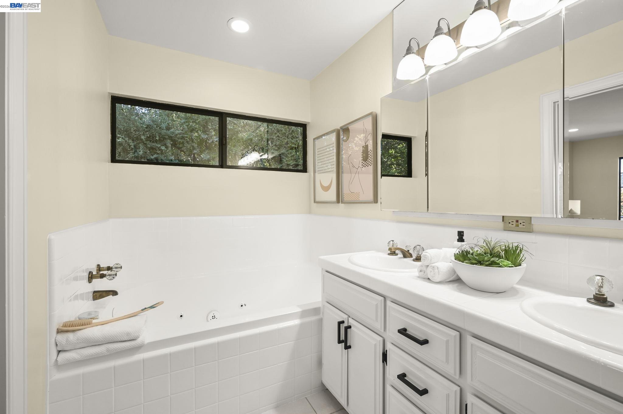 Detail Gallery Image 19 of 38 For 783 Solana Dr, Lafayette,  CA 94549 - 4 Beds | 4/1 Baths