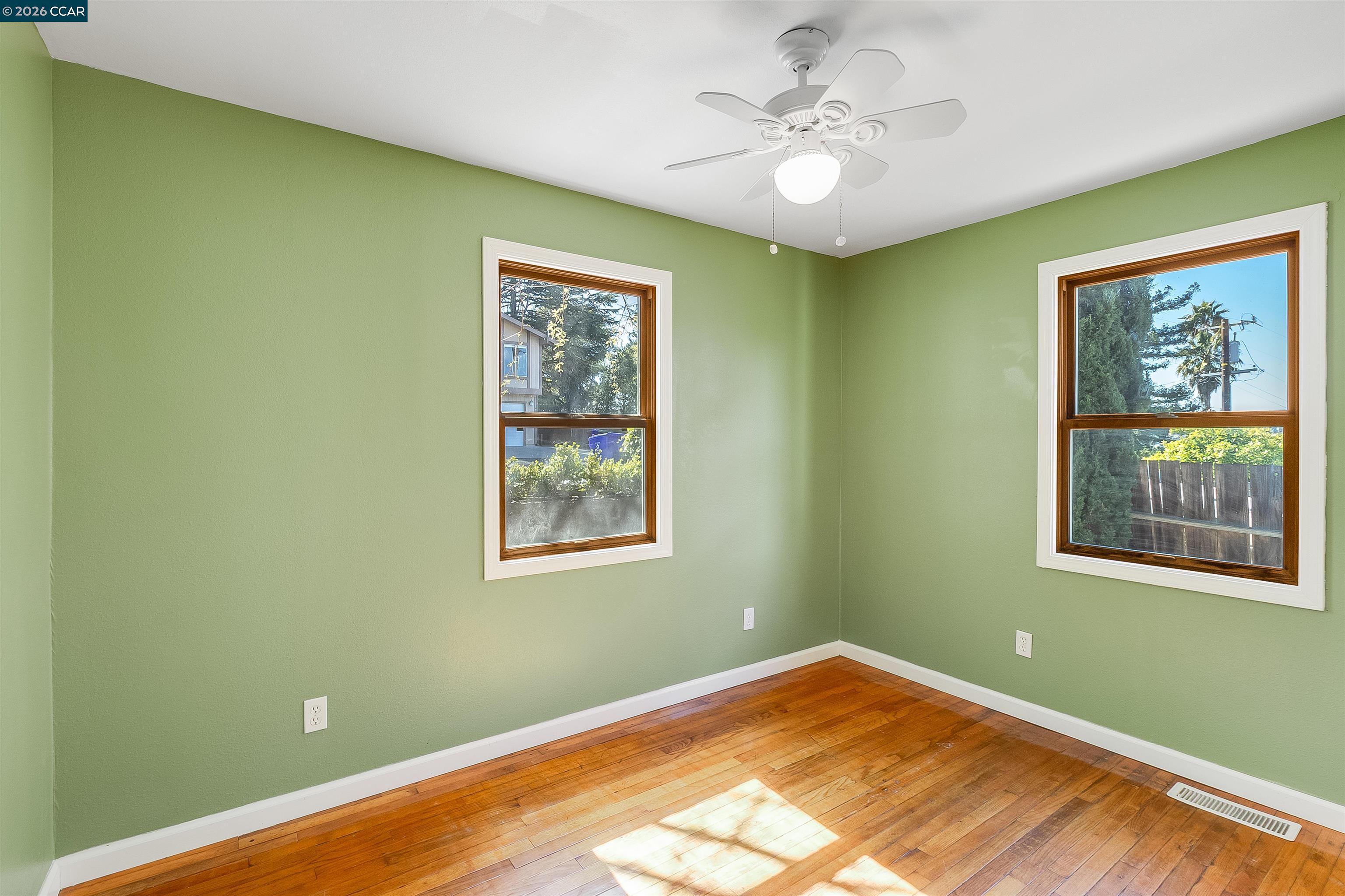 Detail Gallery Image 17 of 54 For 5264 Sunset Dr, El Sobrante,  CA 94803 - 4 Beds | 3 Baths