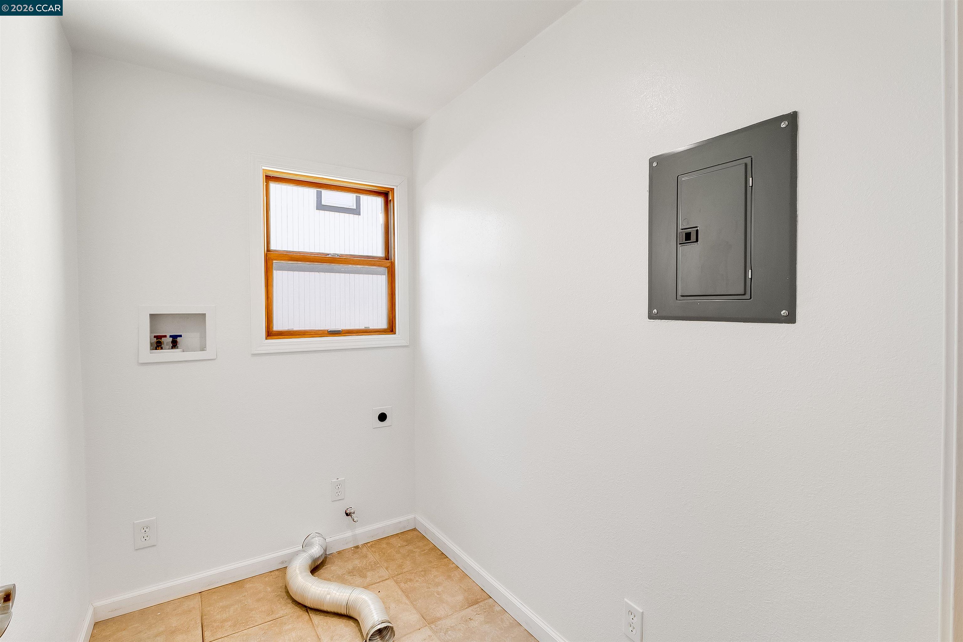 Detail Gallery Image 20 of 54 For 5264 Sunset Dr, El Sobrante,  CA 94803 - 4 Beds | 3 Baths