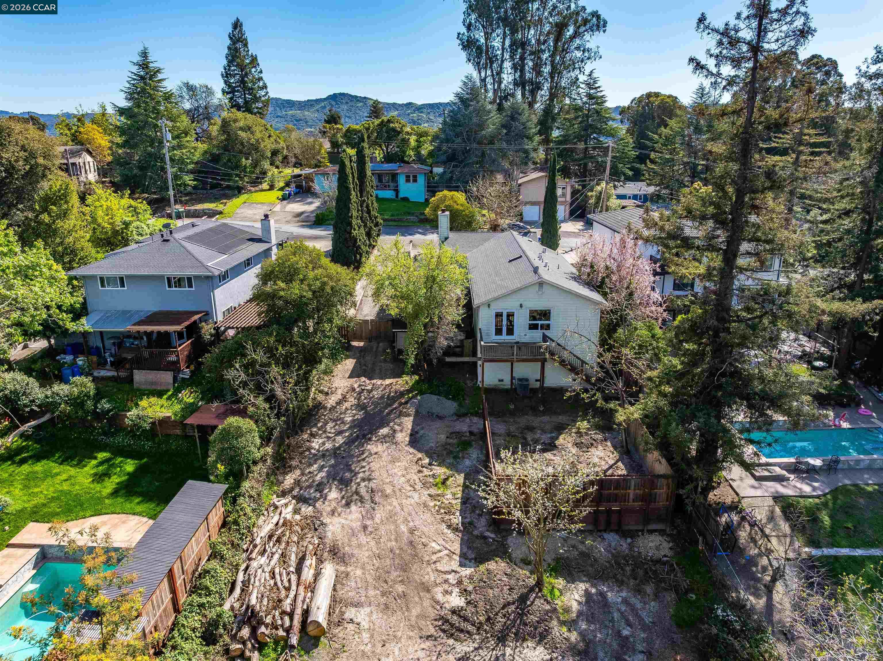 Detail Gallery Image 8 of 54 For 5264 Sunset Dr, El Sobrante,  CA 94803 - 4 Beds | 3 Baths