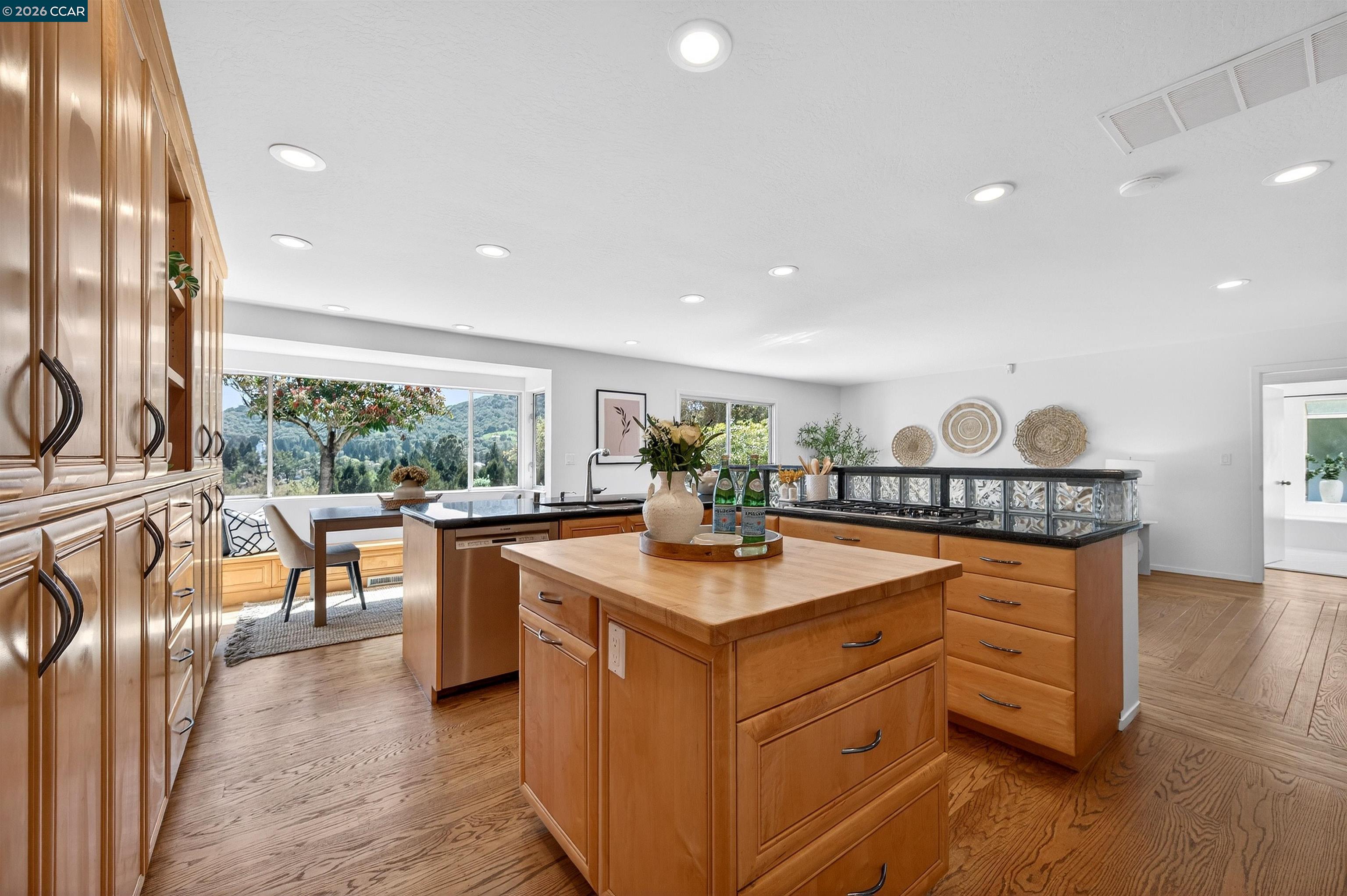 Detail Gallery Image 16 of 46 For 157 Fernwood Dr, Moraga,  CA 94556 - 4 Beds | 2 Baths