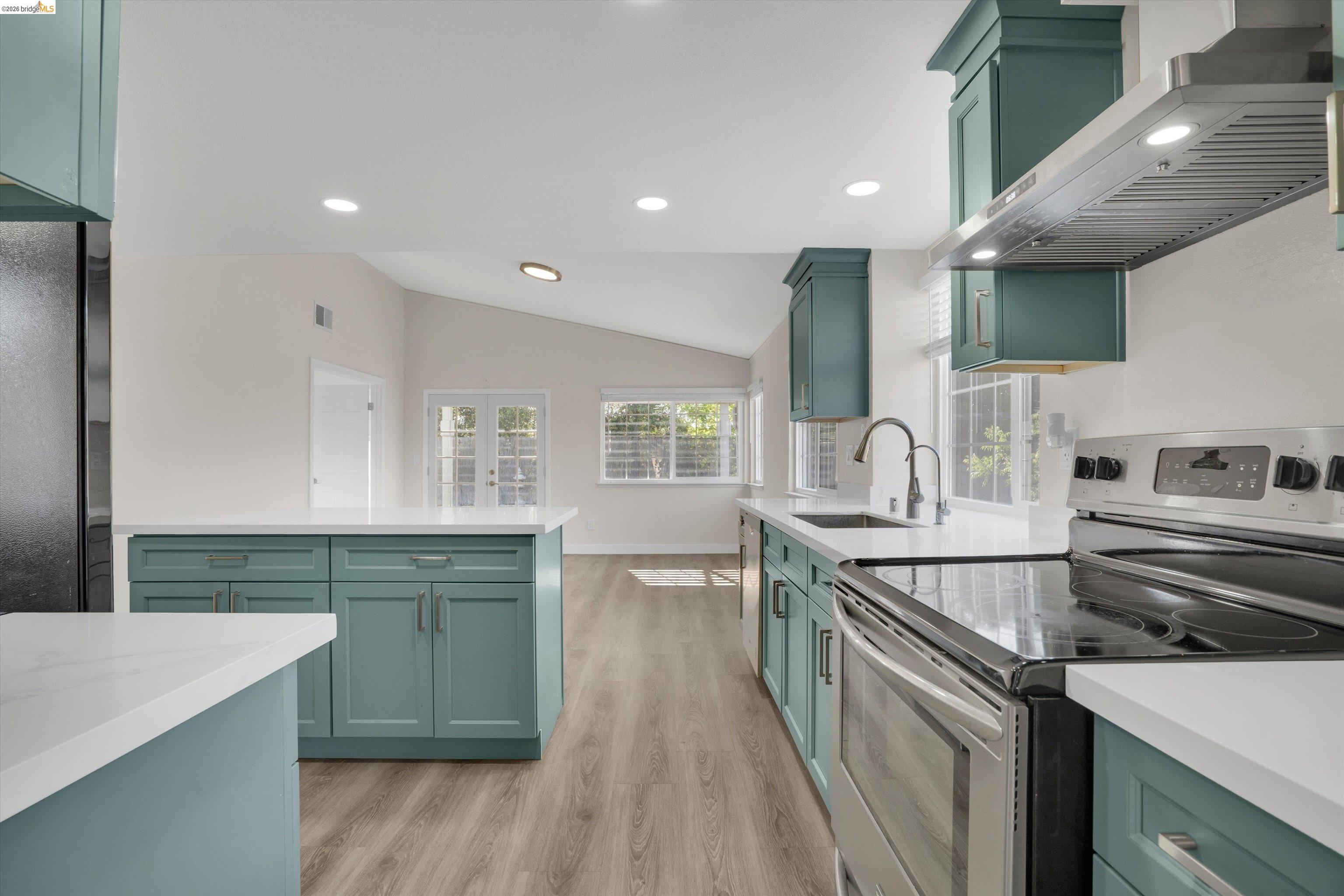 Detail Gallery Image 18 of 46 For 2921 Honeysuckle Cir, Antioch,  CA 94531 - 4 Beds | 2 Baths