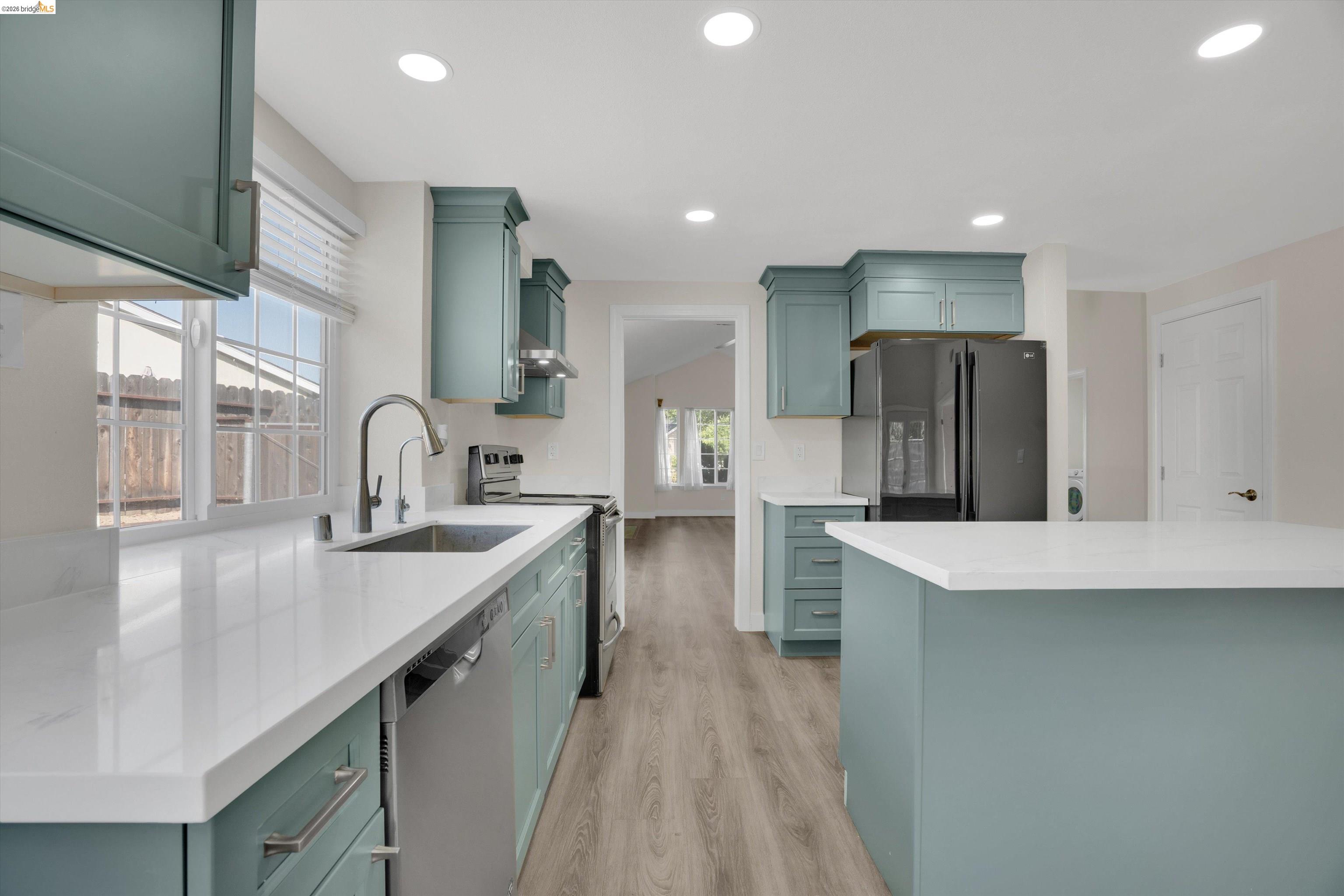 Detail Gallery Image 19 of 46 For 2921 Honeysuckle Cir, Antioch,  CA 94531 - 4 Beds | 2 Baths