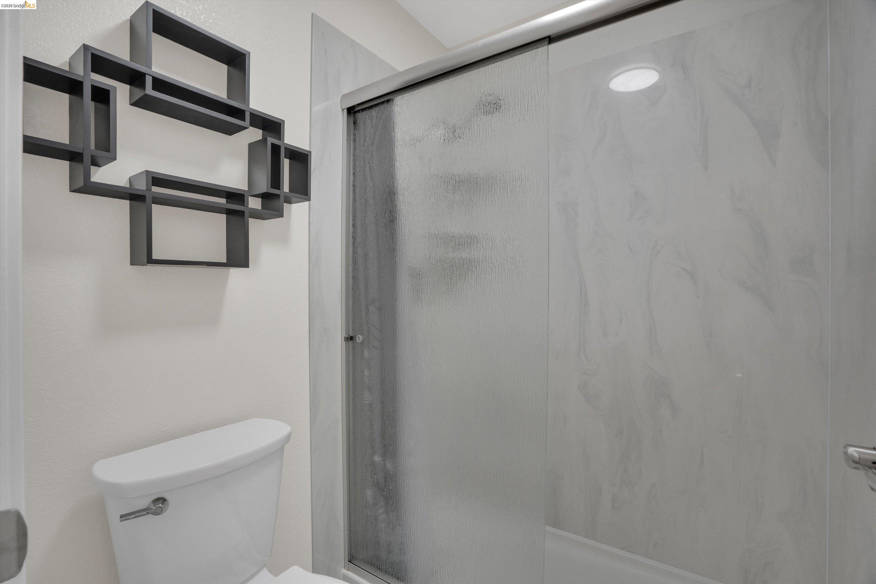 Detail Gallery Image 35 of 46 For 2921 Honeysuckle Cir, Antioch,  CA 94531 - 4 Beds | 2 Baths