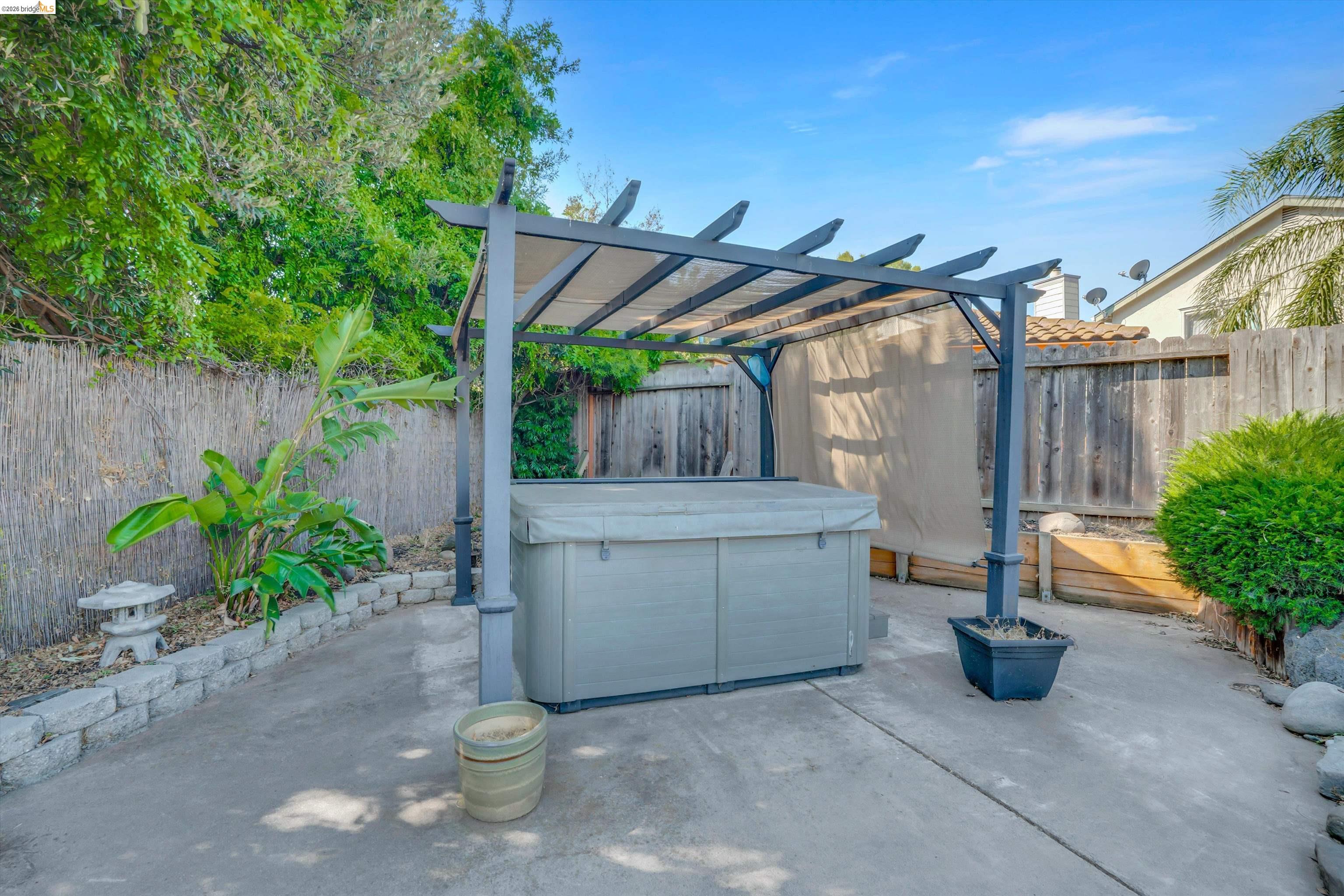 Detail Gallery Image 43 of 46 For 2921 Honeysuckle Cir, Antioch,  CA 94531 - 4 Beds | 2 Baths