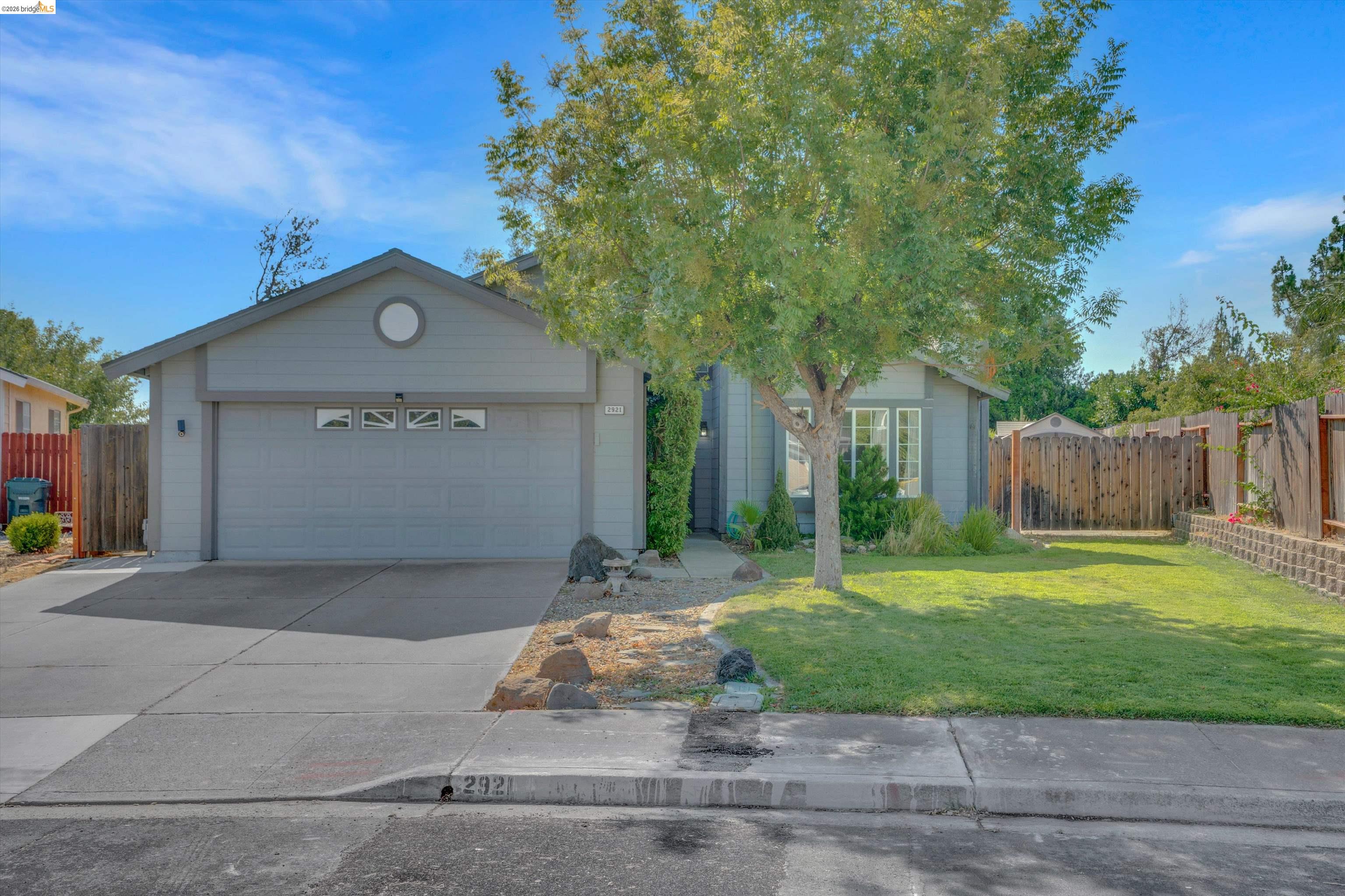 Detail Gallery Image 8 of 46 For 2921 Honeysuckle Cir, Antioch,  CA 94531 - 4 Beds | 2 Baths