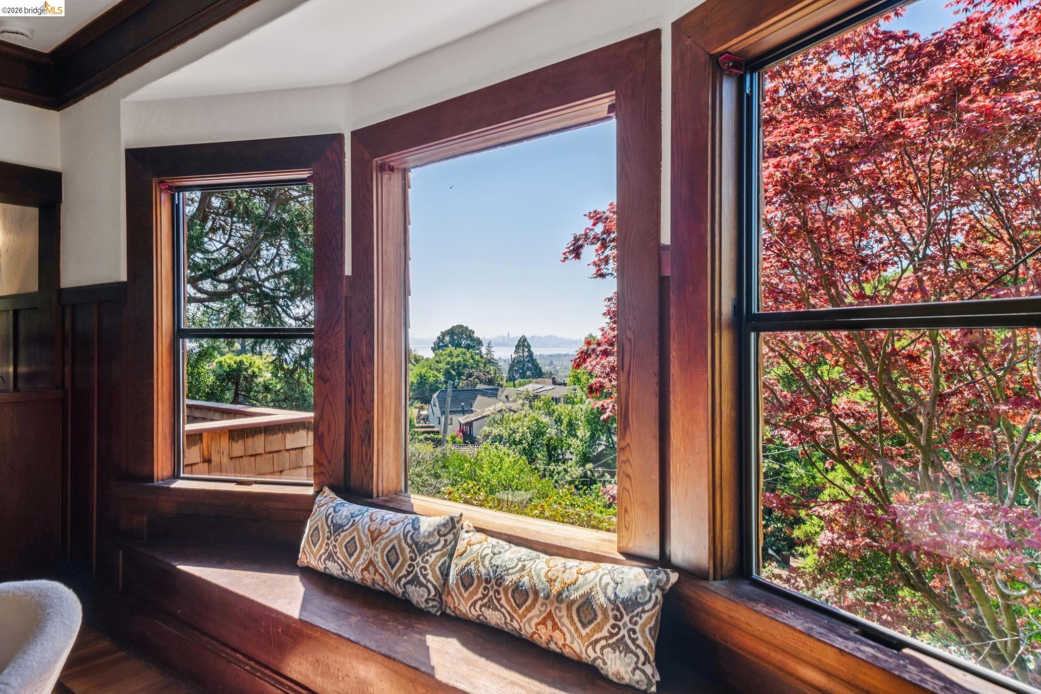 Detail Gallery Image 16 of 60 For 813 San Diego Road, Berkeley,  CA 94707 - 4 Beds | 3 Baths