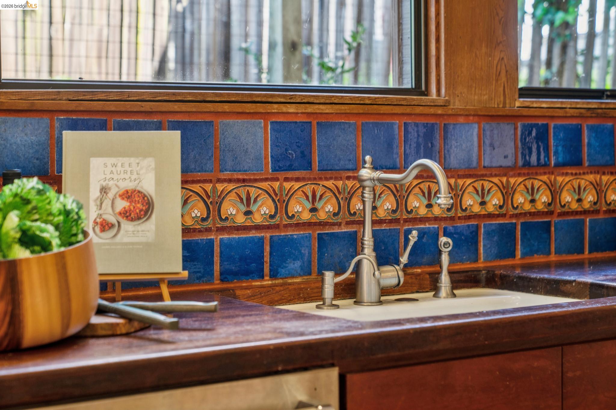 Detail Gallery Image 22 of 60 For 813 San Diego Road, Berkeley,  CA 94707 - 4 Beds | 3 Baths