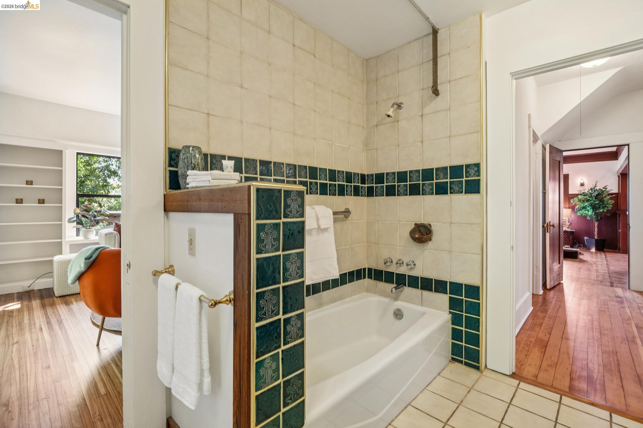 Detail Gallery Image 26 of 60 For 813 San Diego Road, Berkeley,  CA 94707 - 4 Beds | 3 Baths