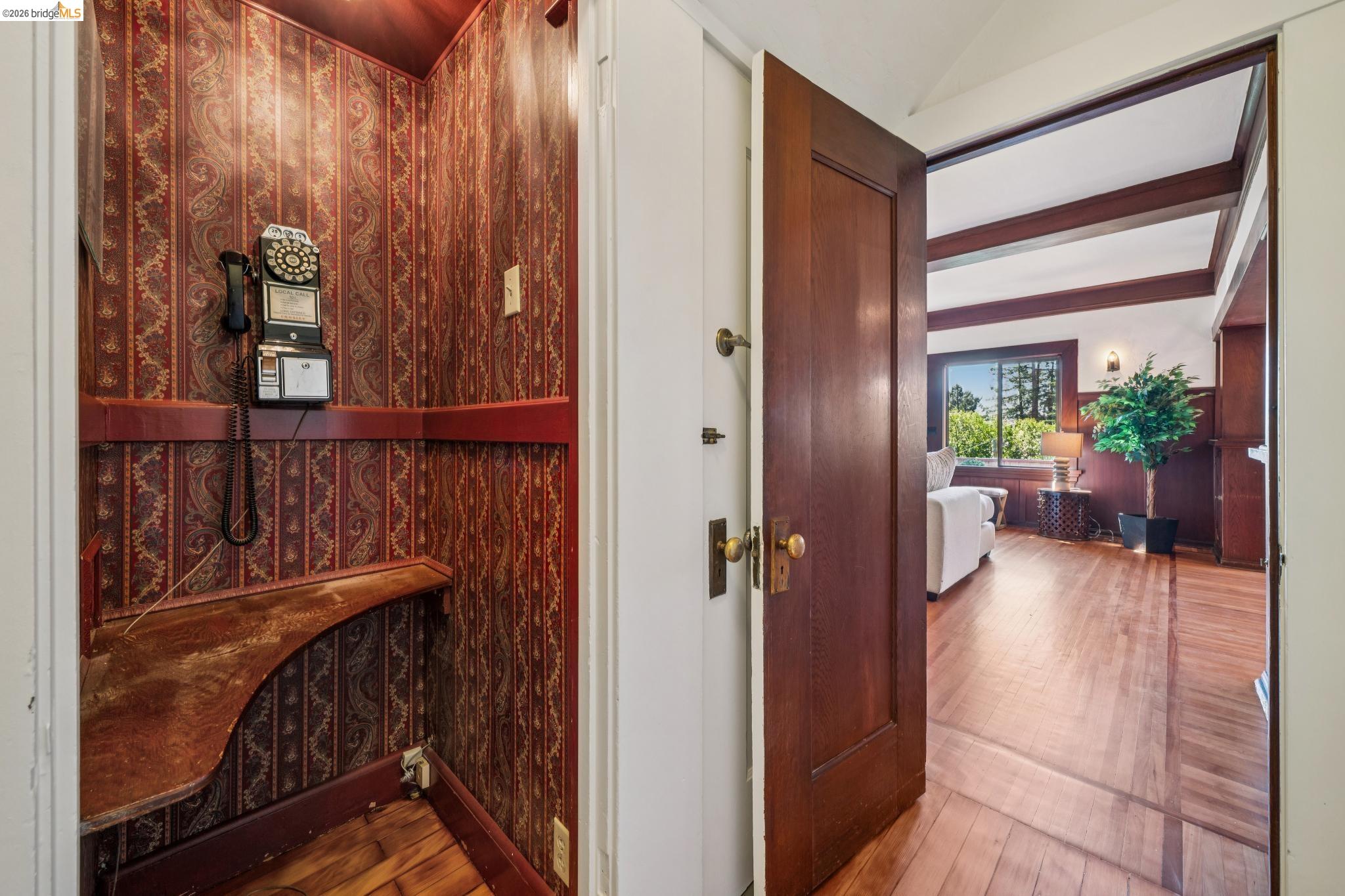 Detail Gallery Image 32 of 60 For 813 San Diego Road, Berkeley,  CA 94707 - 4 Beds | 3 Baths