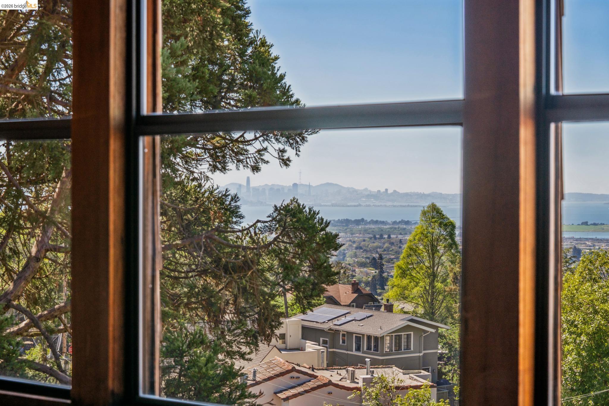 Detail Gallery Image 39 of 60 For 813 San Diego Road, Berkeley,  CA 94707 - 4 Beds | 3 Baths