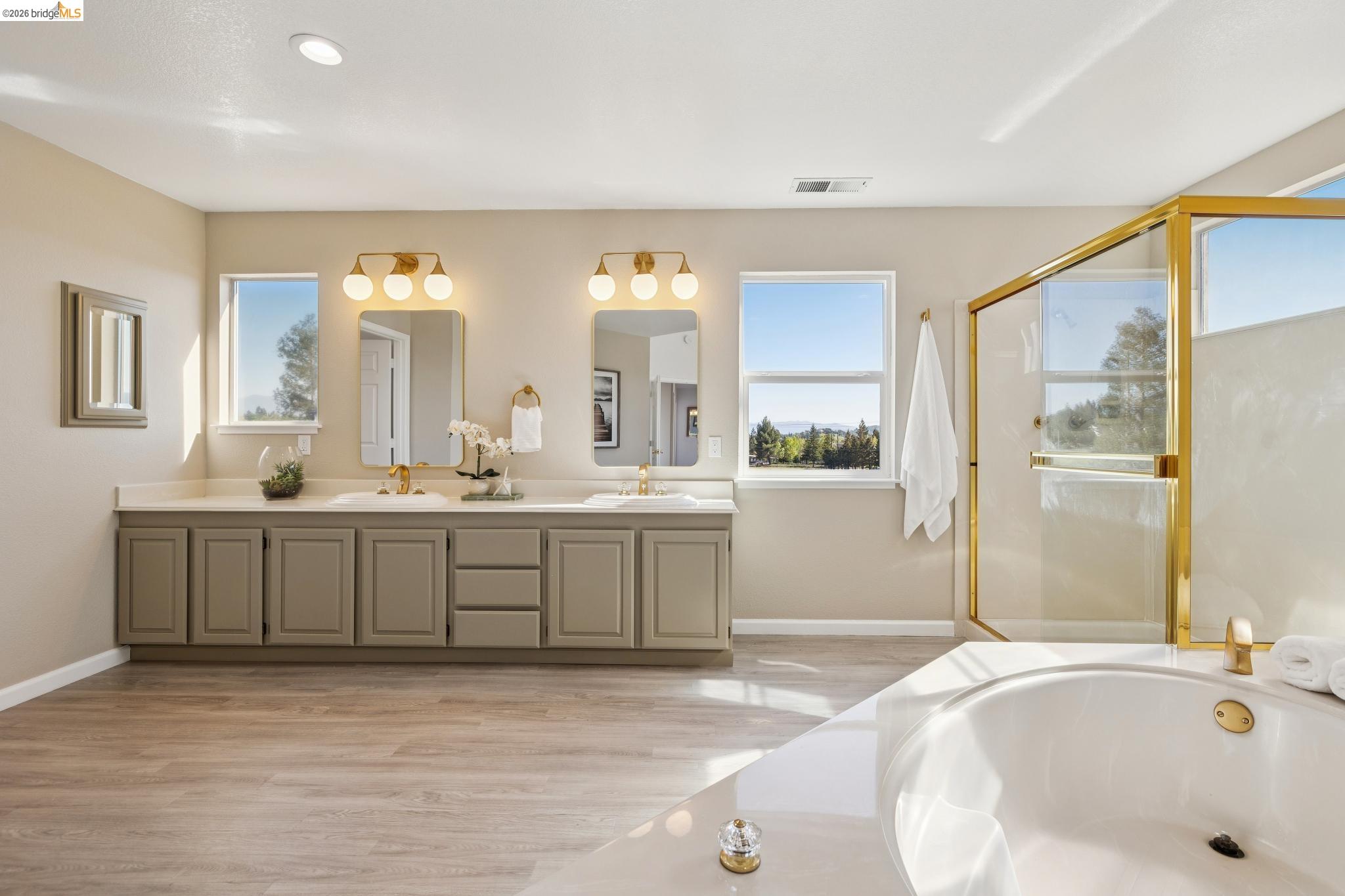 Detail Gallery Image 38 of 60 For 2004 Fries Ct, Martinez,  CA 94553 - 4 Beds | 2/1 Baths