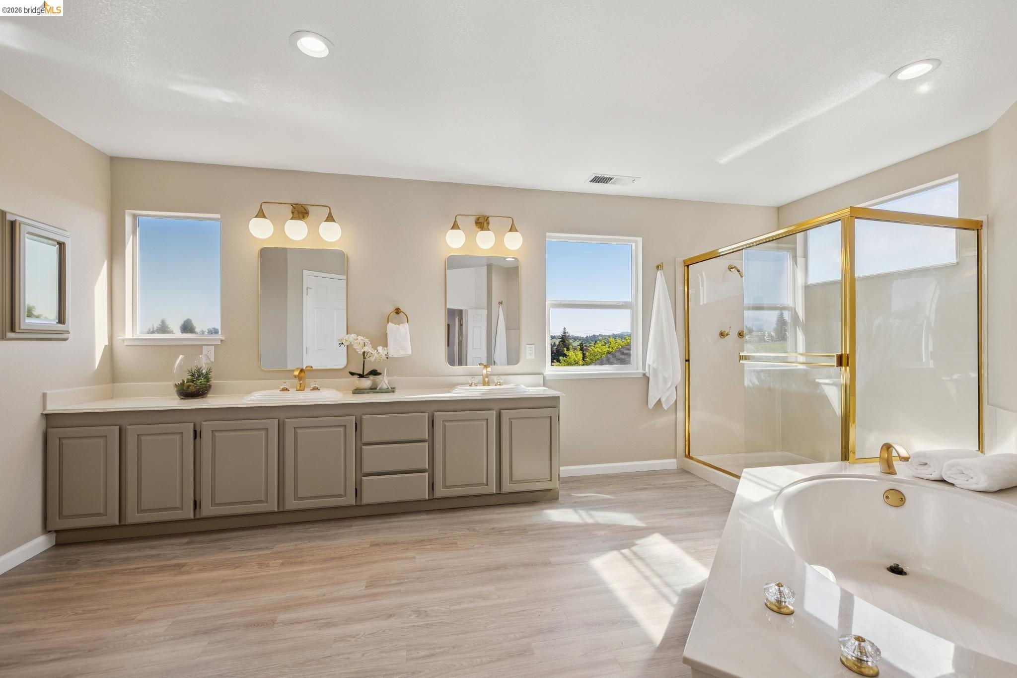 Detail Gallery Image 39 of 60 For 2004 Fries Ct, Martinez,  CA 94553 - 4 Beds | 2/1 Baths