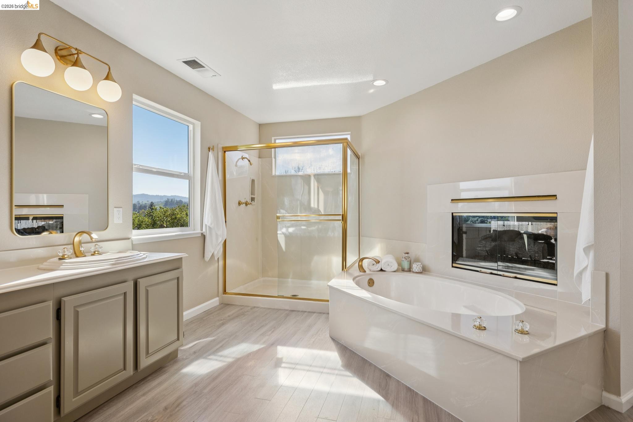 Detail Gallery Image 42 of 60 For 2004 Fries Ct, Martinez,  CA 94553 - 4 Beds | 2/1 Baths