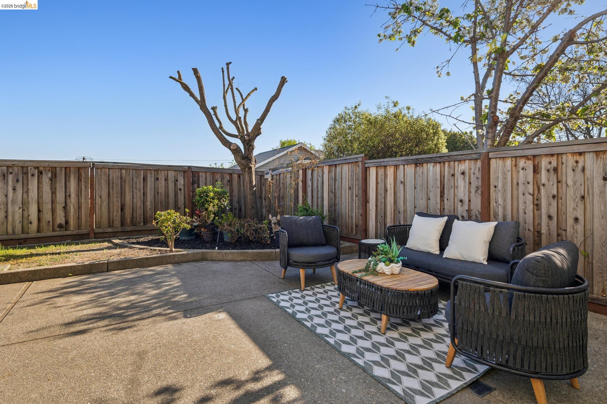 Detail Gallery Image 57 of 60 For 2004 Fries Ct, Martinez,  CA 94553 - 4 Beds | 2/1 Baths