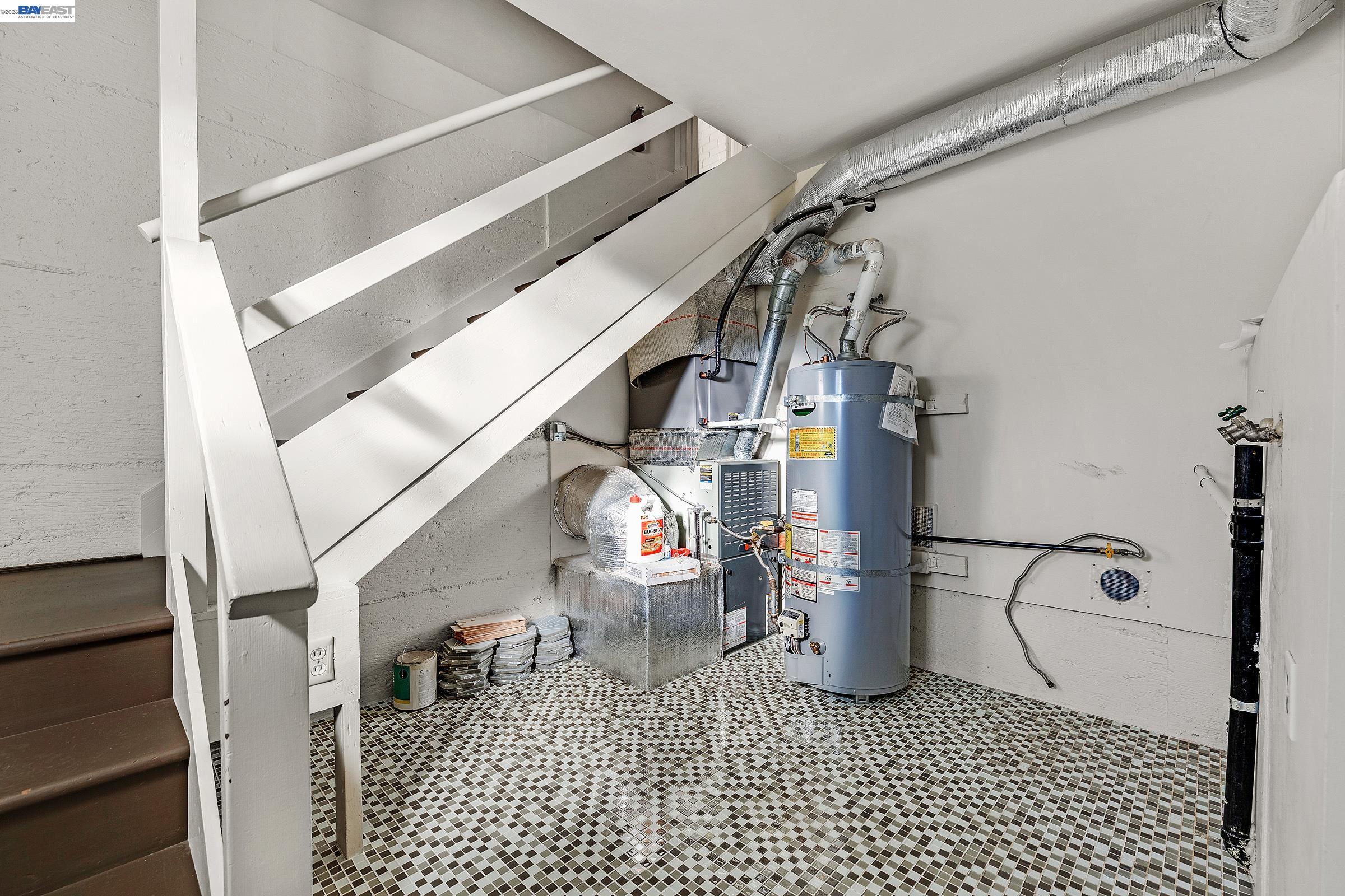 Detail Gallery Image 23 of 32 For 4985 Hedge Ln, Oakland,  CA 94602 - 3 Beds | 2 Baths