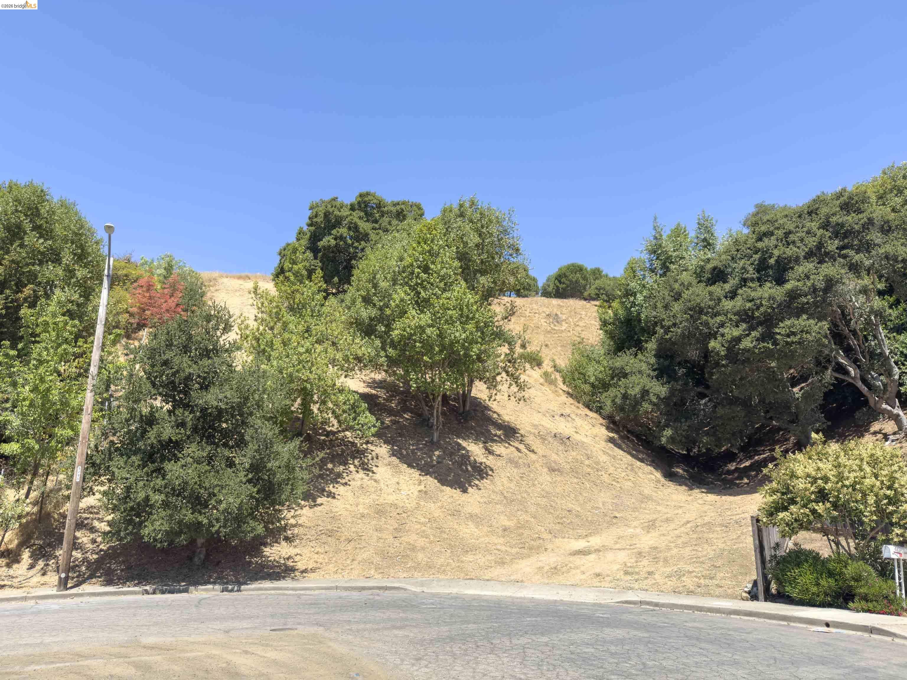 Detail Gallery Image 2 of 15 For 3446 Eureka Ct, Hayward,  CA 94542 - – Beds | – Baths