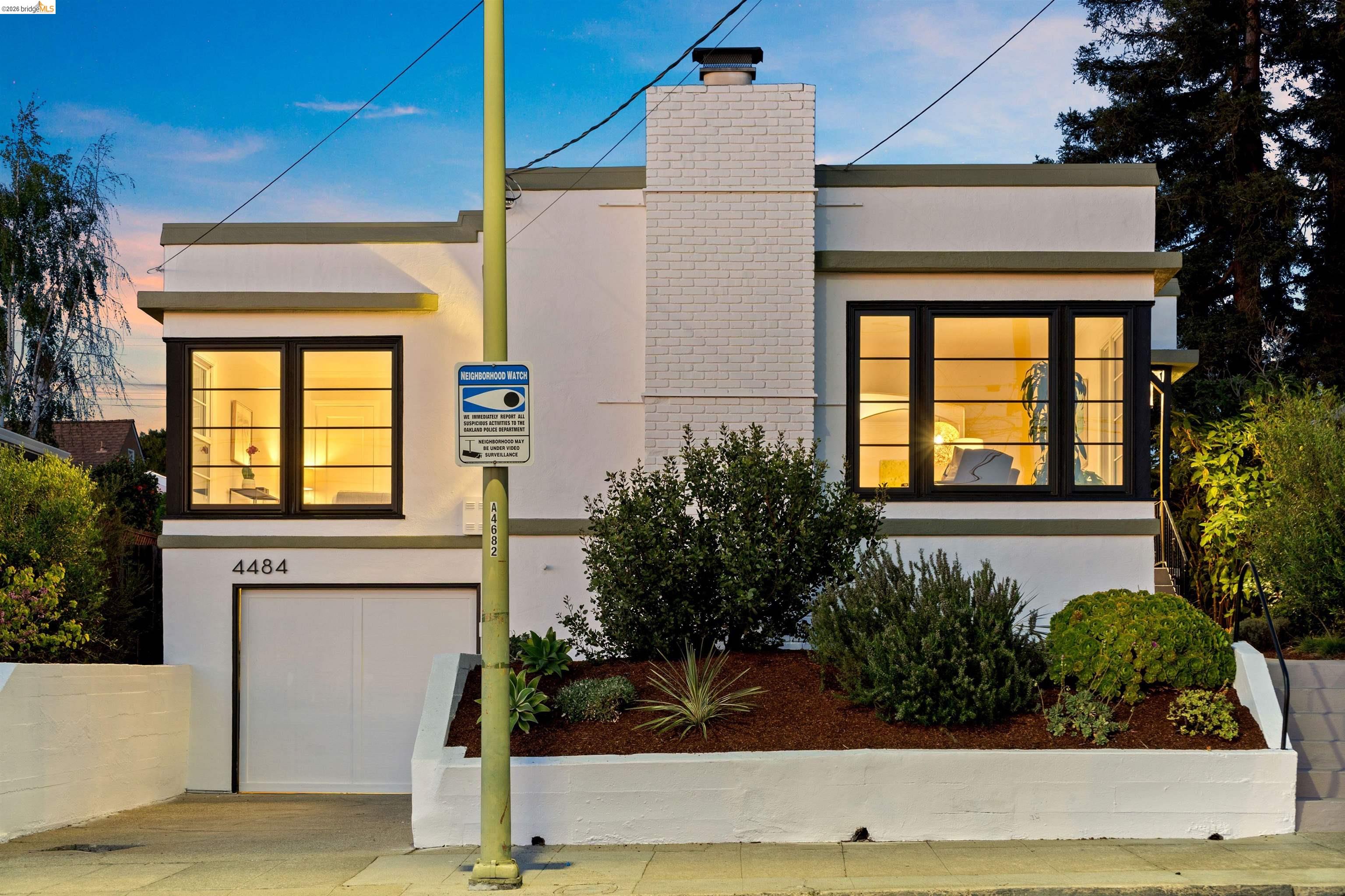 Detail Gallery Image 2 of 60 For 4484 Tulip Ave, Oakland,  CA 94619 - 3 Beds | 2 Baths