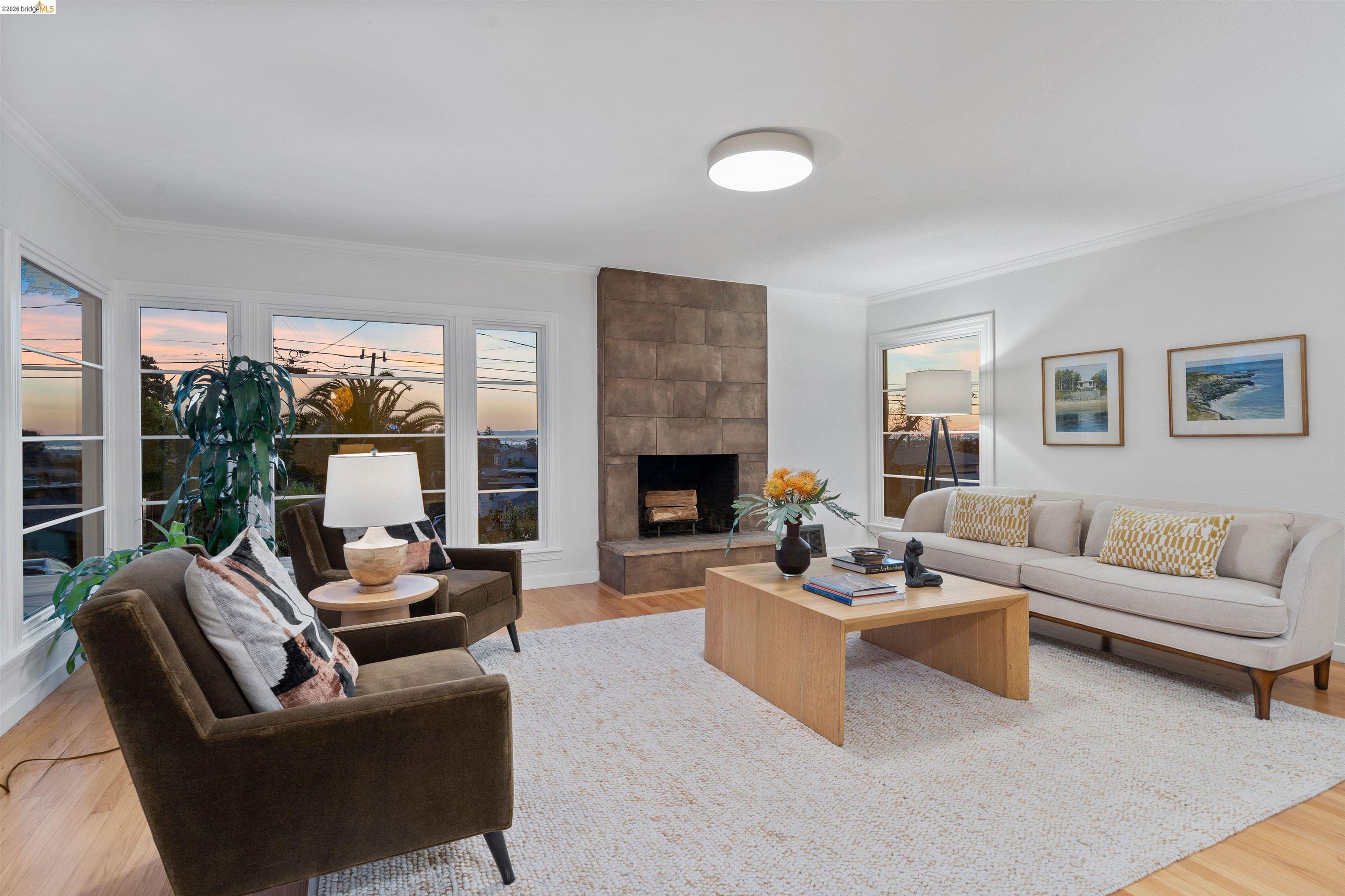 Detail Gallery Image 14 of 60 For 4484 Tulip Ave, Oakland,  CA 94619 - 3 Beds | 2 Baths