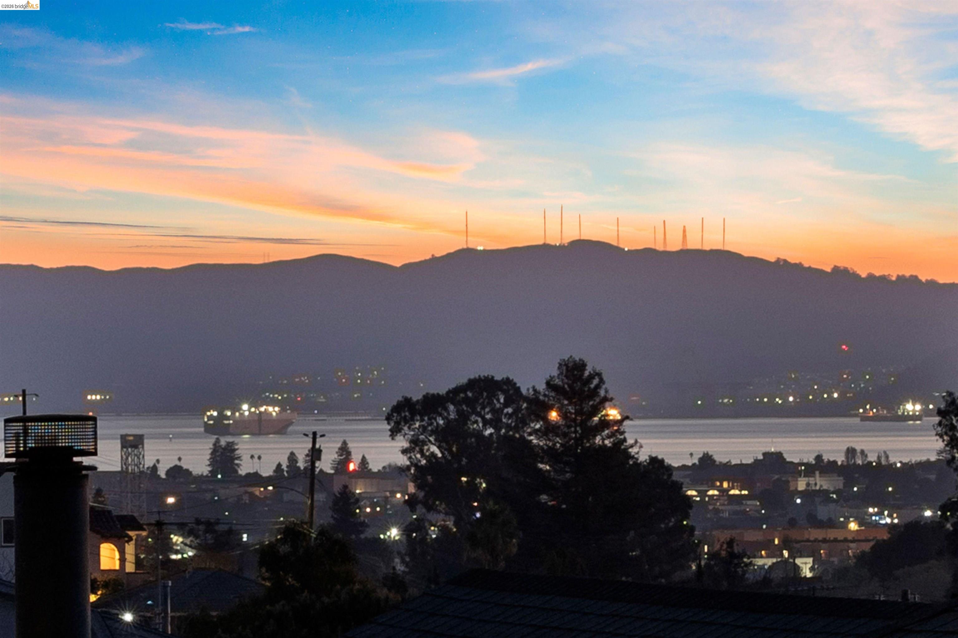 Detail Gallery Image 15 of 60 For 4484 Tulip Ave, Oakland,  CA 94619 - 3 Beds | 2 Baths