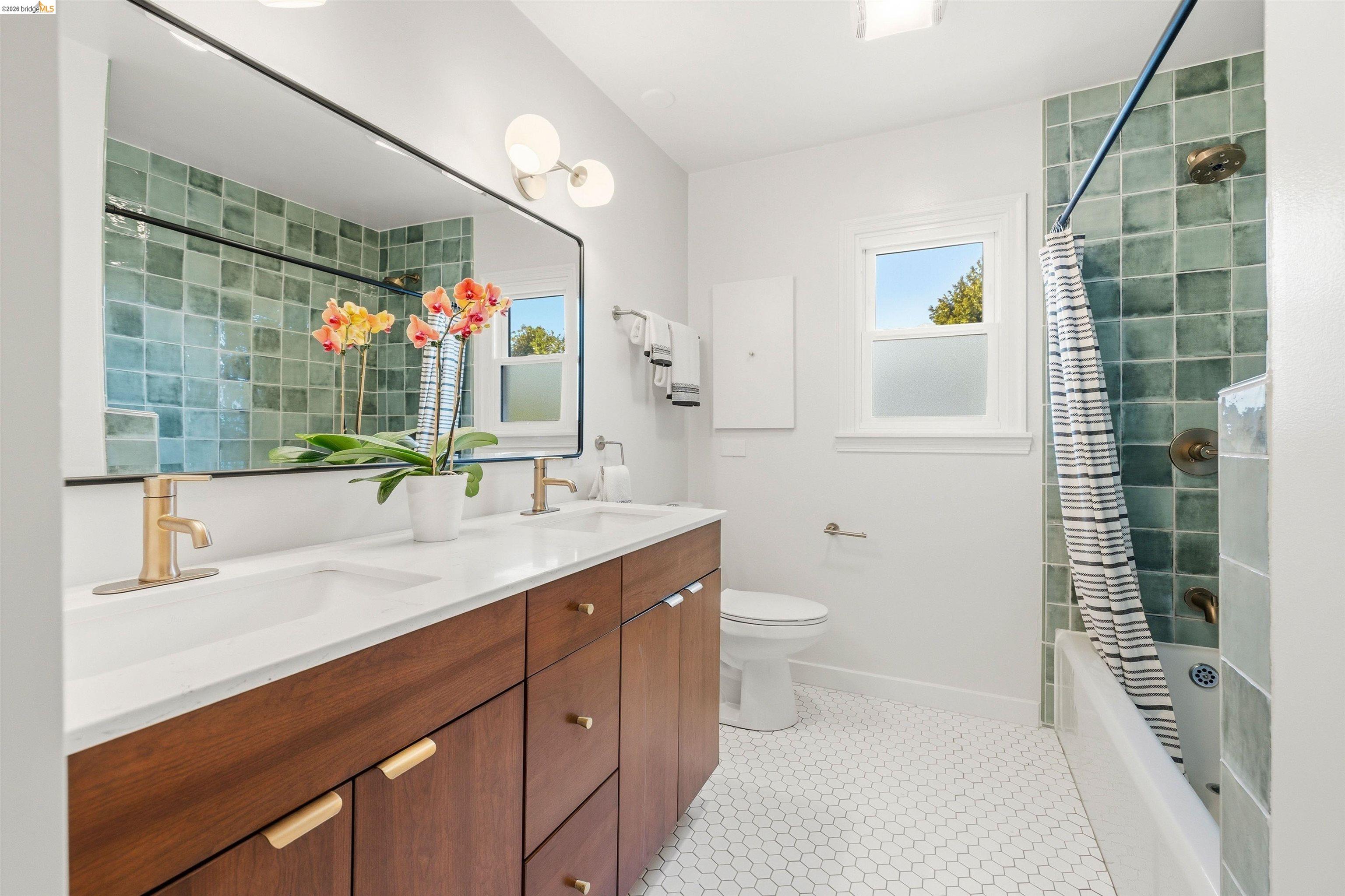 Detail Gallery Image 32 of 60 For 4484 Tulip Ave, Oakland,  CA 94619 - 3 Beds | 2 Baths