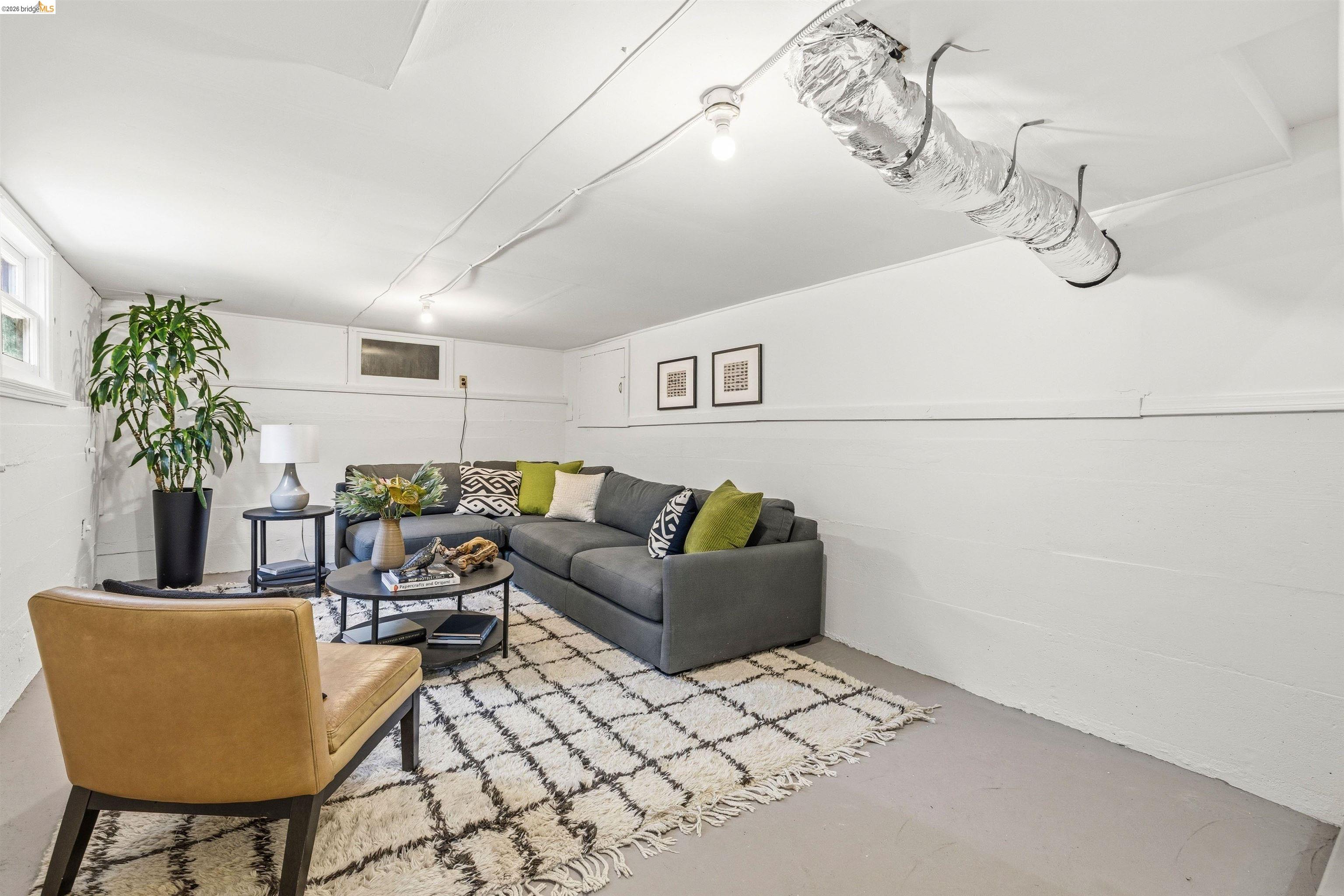 Detail Gallery Image 37 of 60 For 4484 Tulip Ave, Oakland,  CA 94619 - 3 Beds | 2 Baths