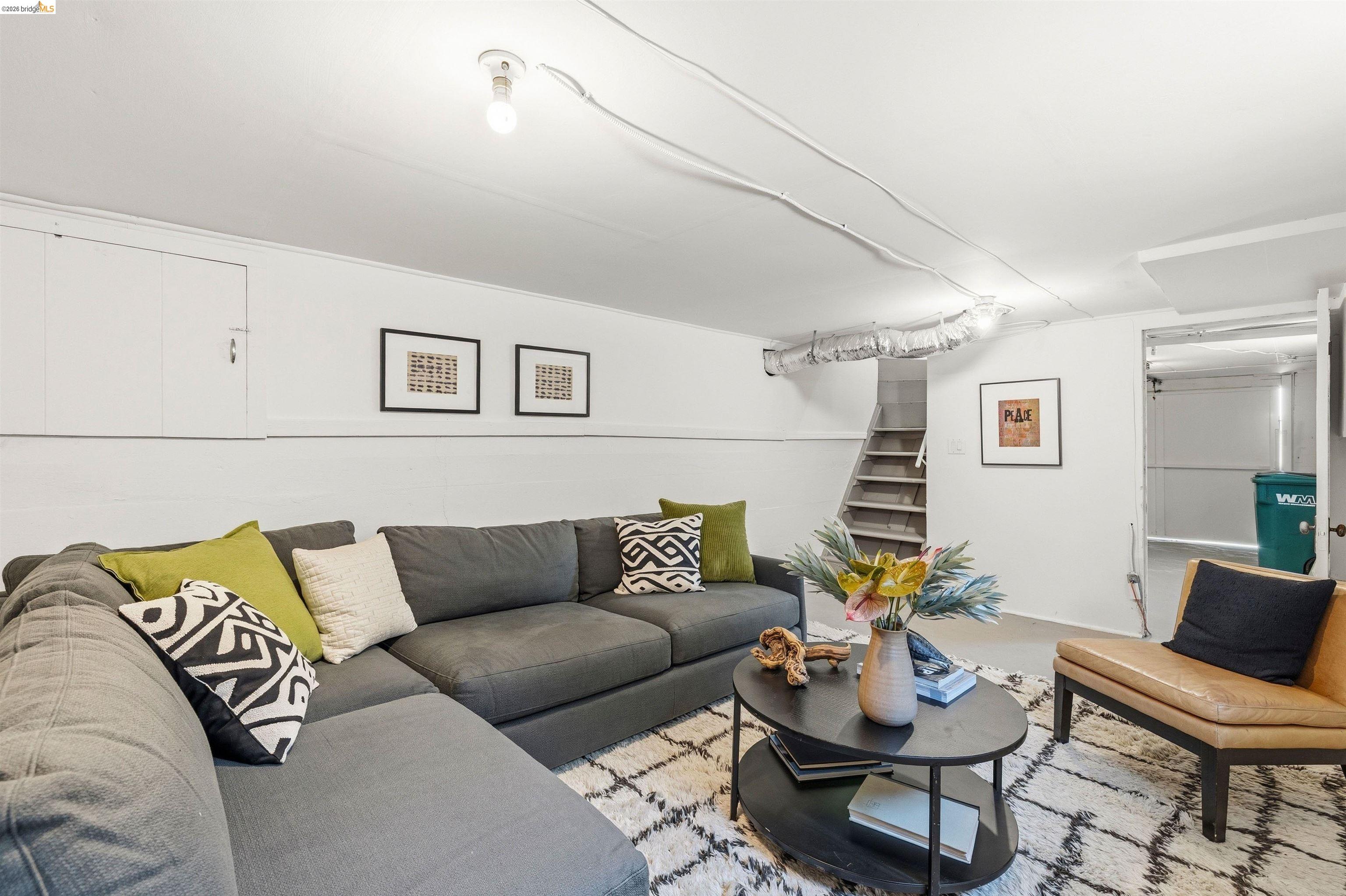 Detail Gallery Image 38 of 60 For 4484 Tulip Ave, Oakland,  CA 94619 - 3 Beds | 2 Baths