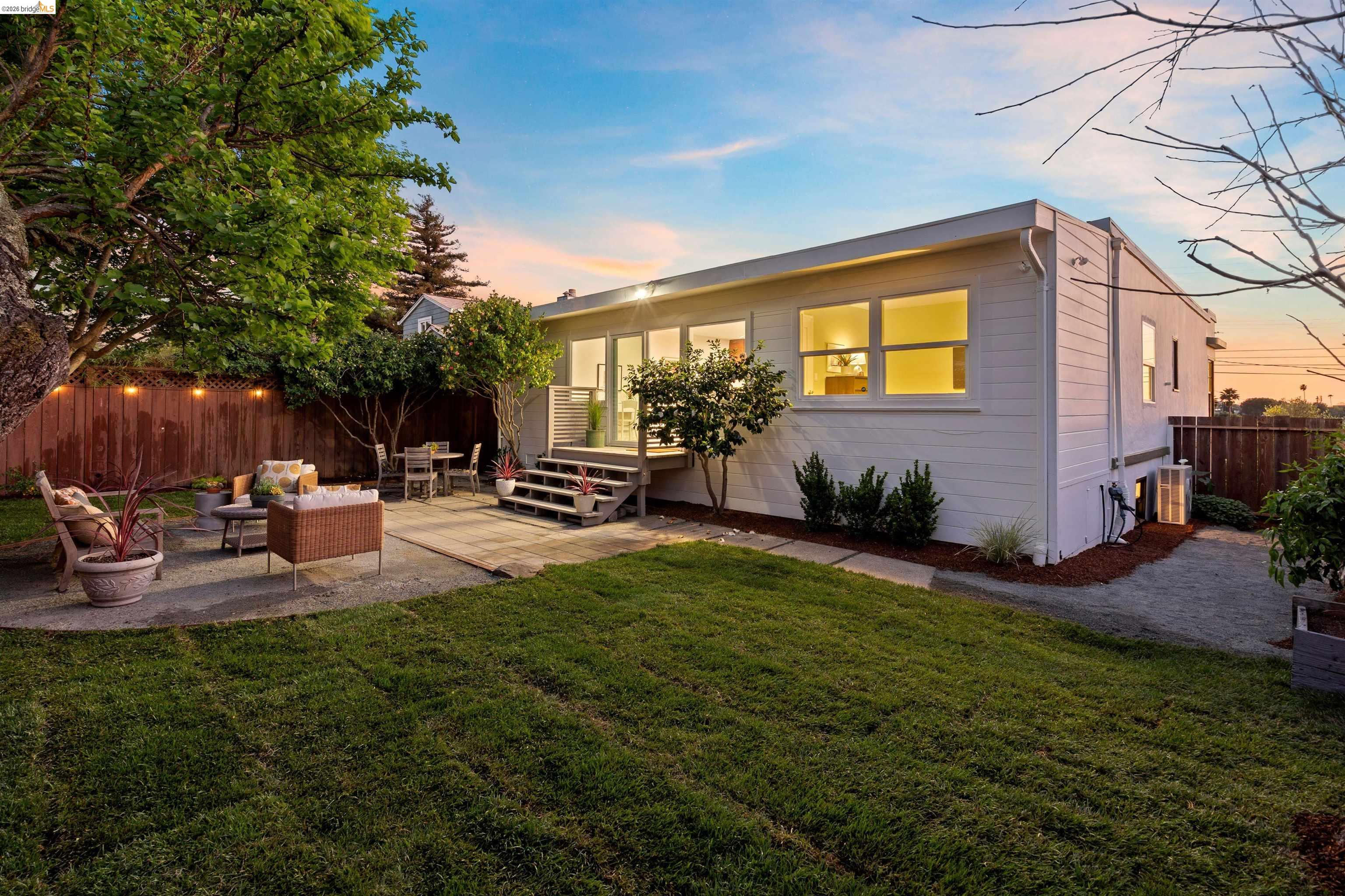 Detail Gallery Image 46 of 60 For 4484 Tulip Ave, Oakland,  CA 94619 - 3 Beds | 2 Baths