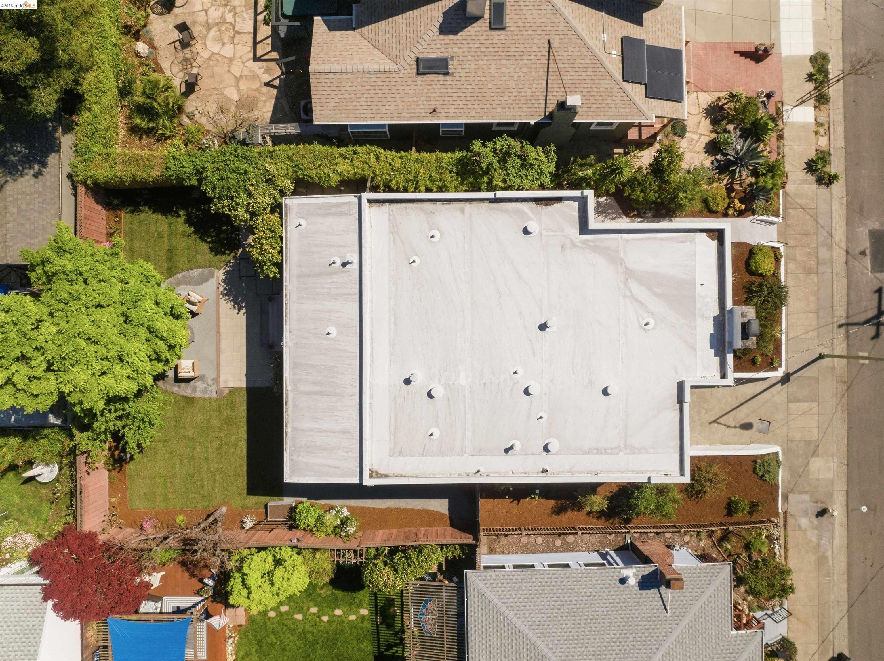 Detail Gallery Image 50 of 60 For 4484 Tulip Ave, Oakland,  CA 94619 - 3 Beds | 2 Baths