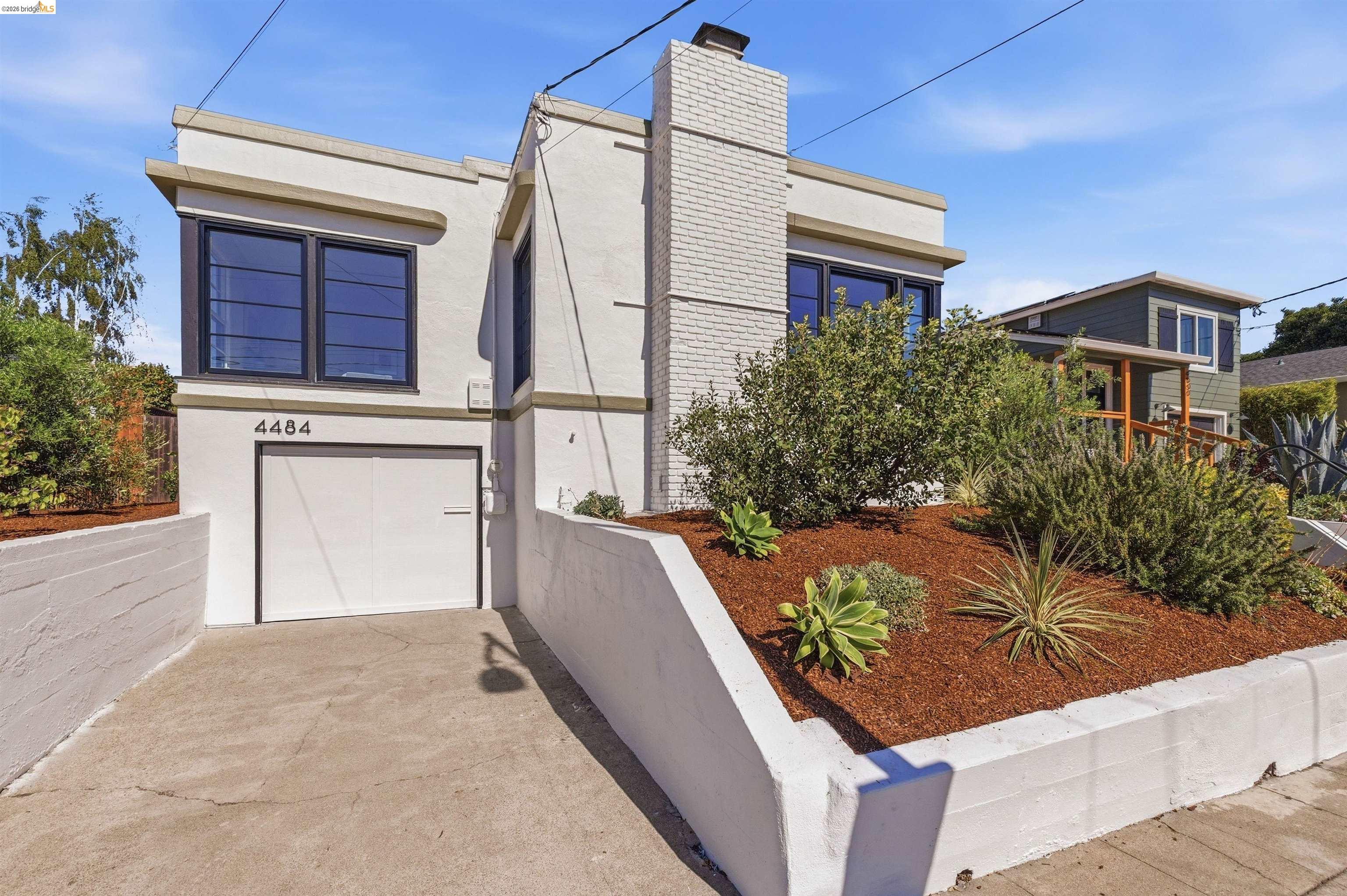 Detail Gallery Image 6 of 60 For 4484 Tulip Ave, Oakland,  CA 94619 - 3 Beds | 2 Baths