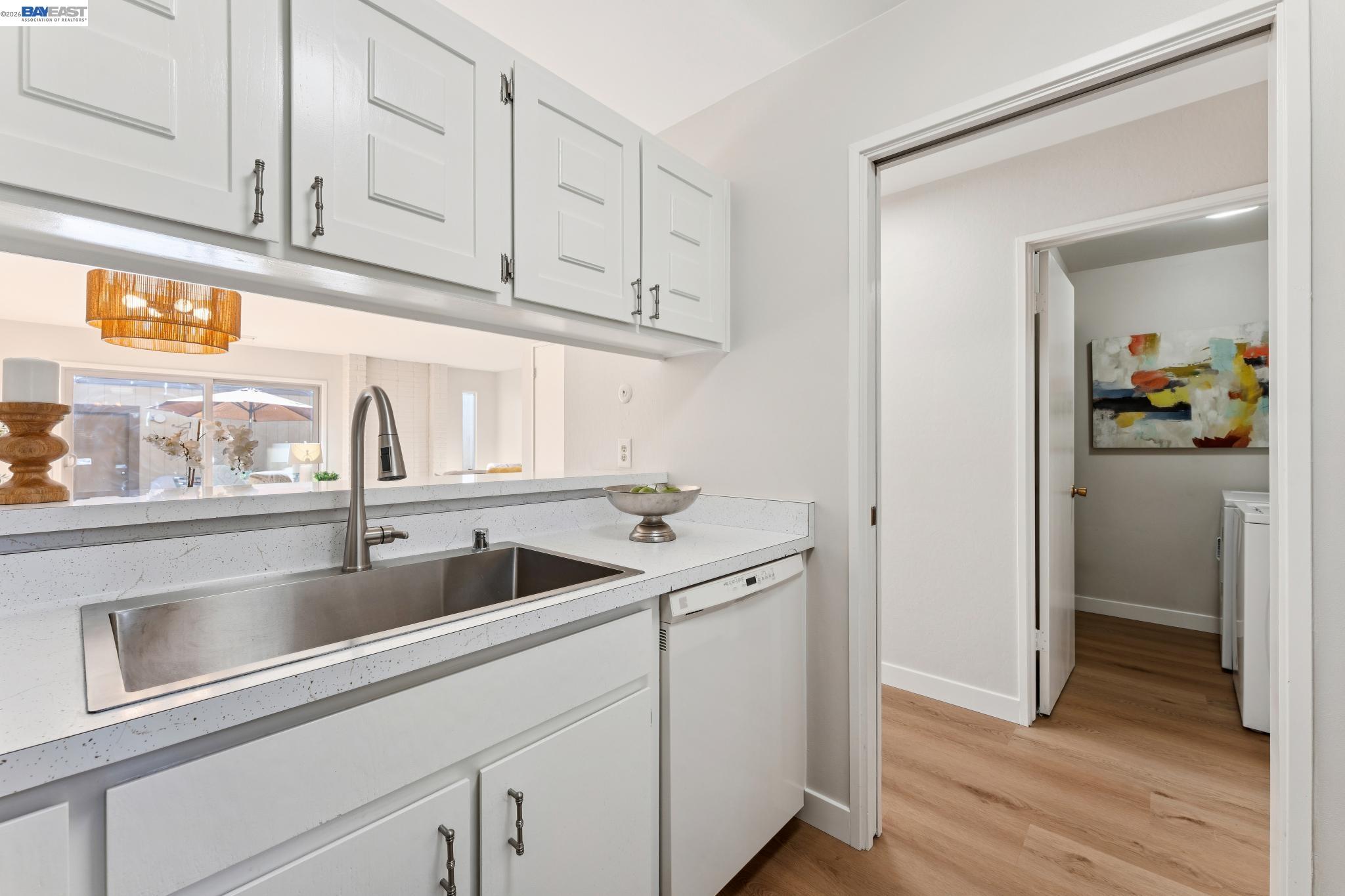 Photo #4: 41127969 Listing: Photo #4