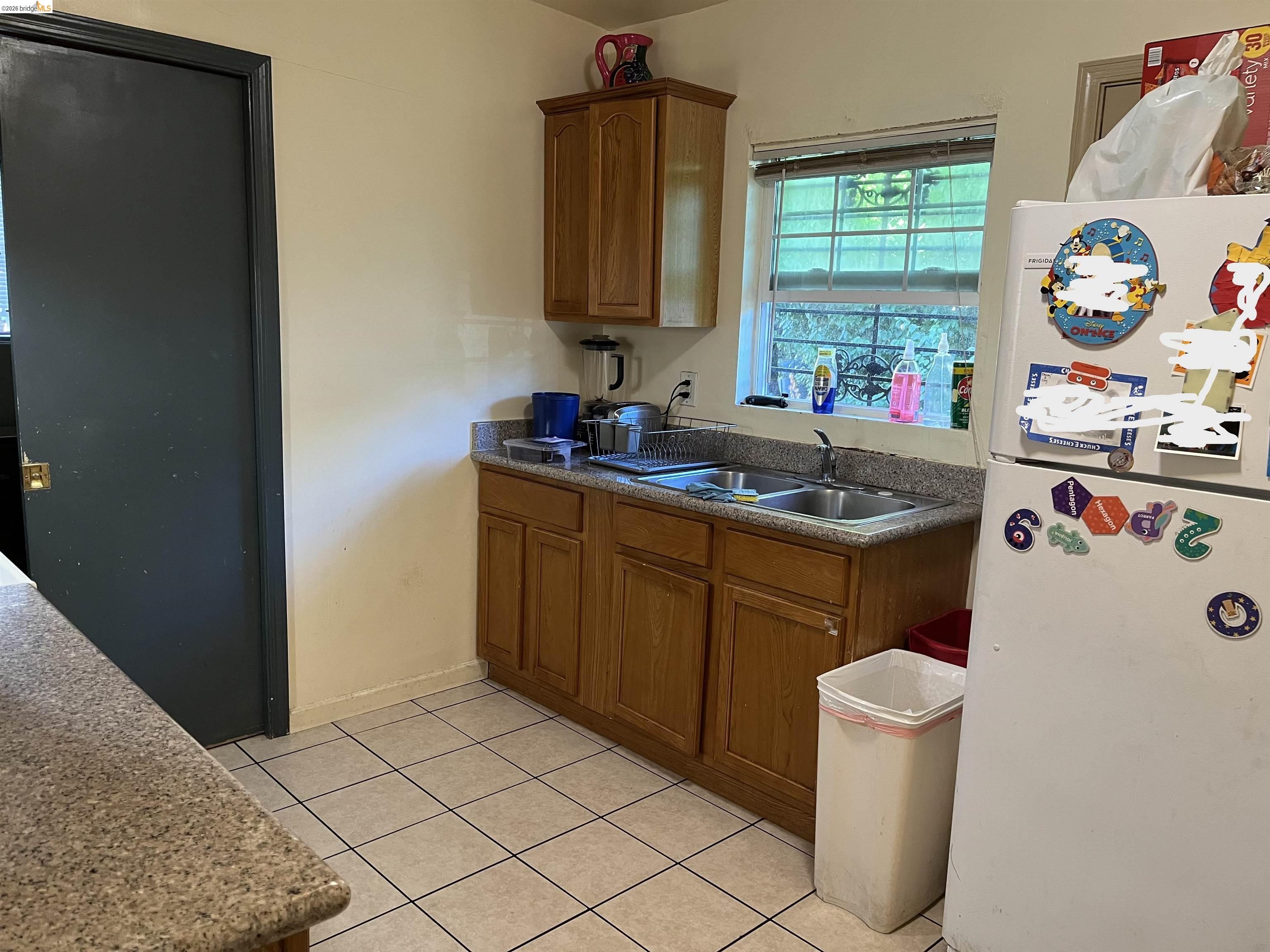 Detail Gallery Image 7 of 15 For 381a, 381b S 34th St, Richmond,  CA 94804 - – Beds | – Baths