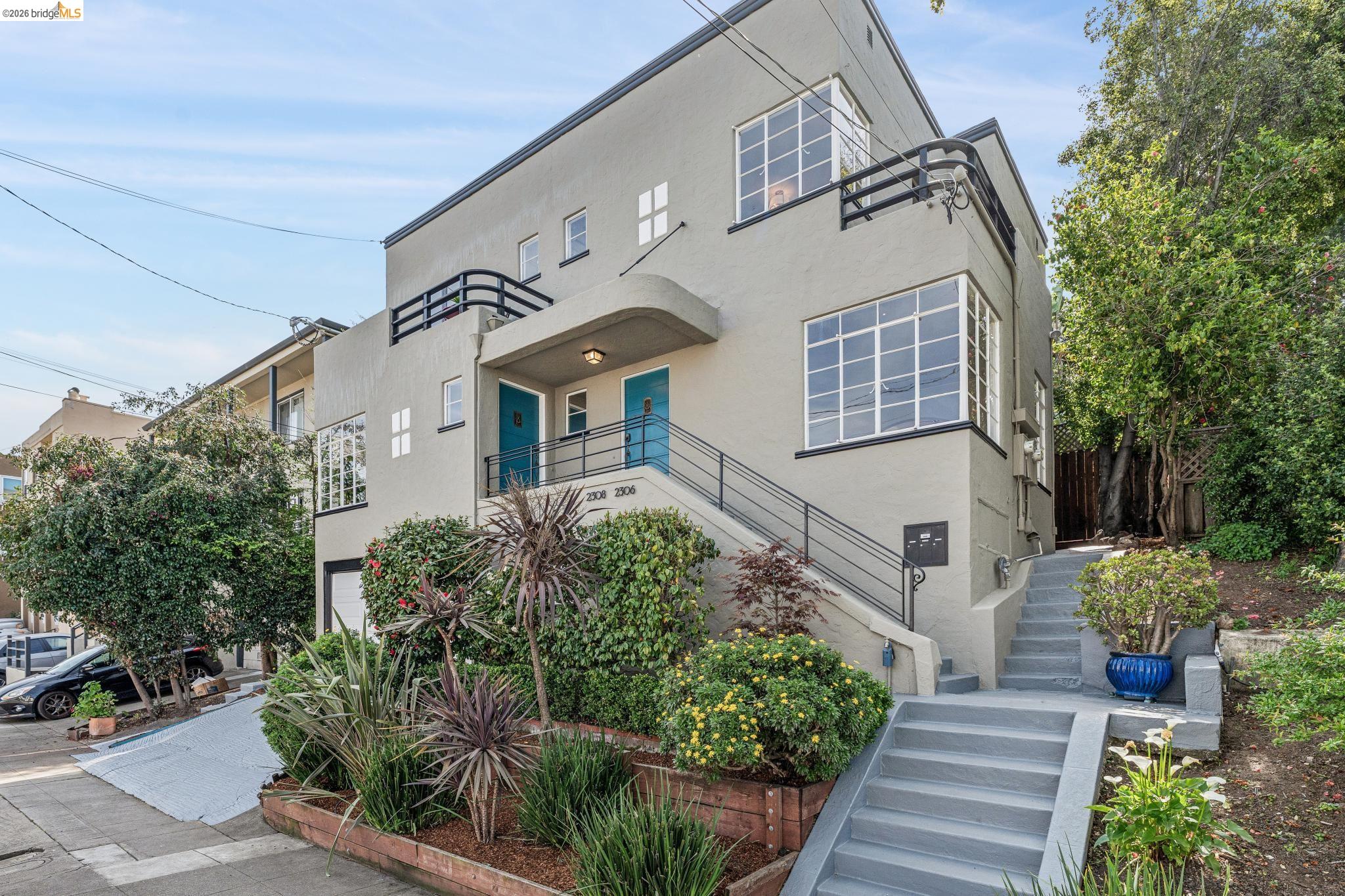 Detail Gallery Image 2 of 60 For 2306 Ivy Dr, Oakland,  CA 94606 - – Beds | – Baths