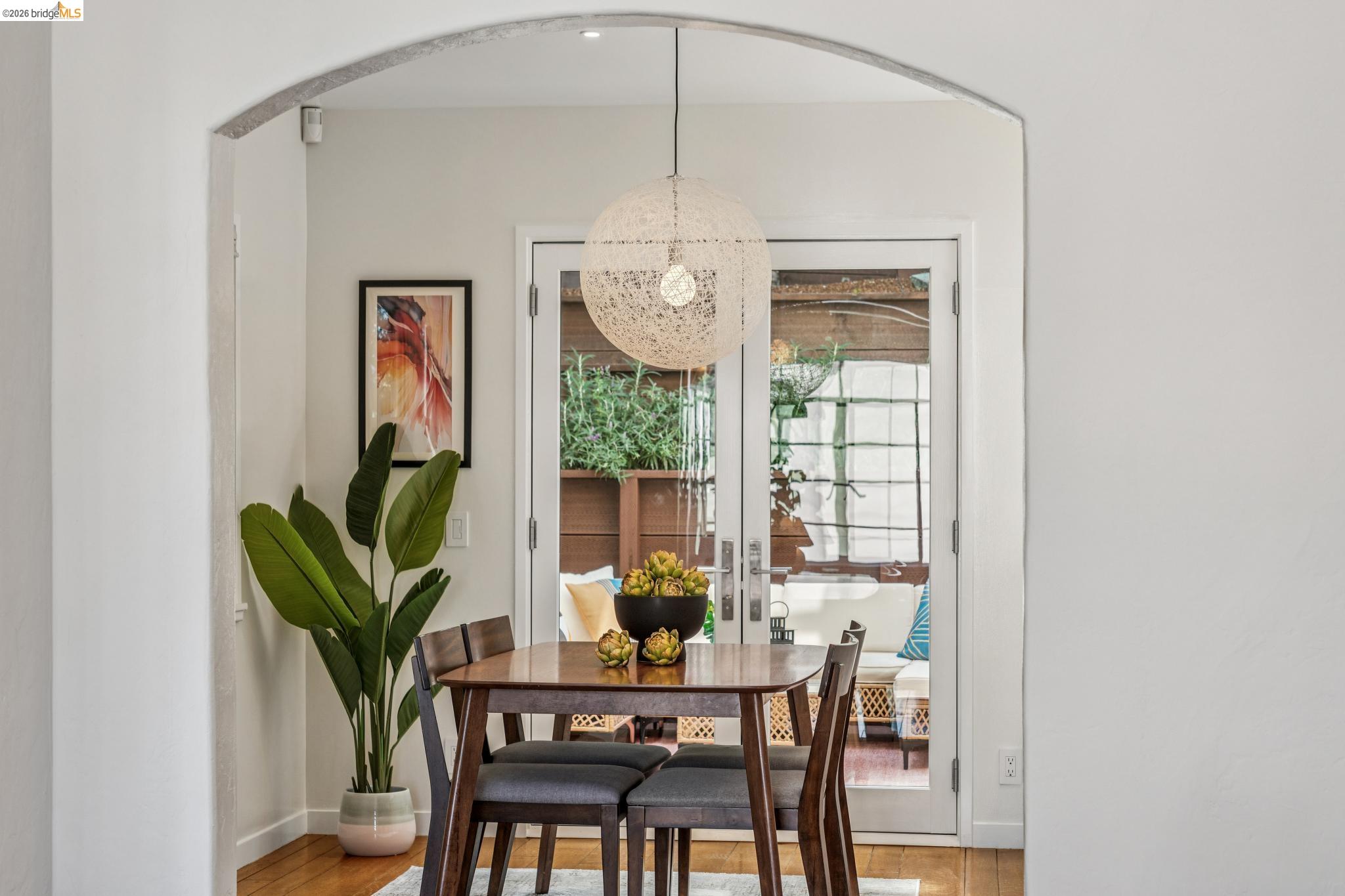 Detail Gallery Image 11 of 60 For 2306 Ivy Dr, Oakland,  CA 94606 - – Beds | – Baths