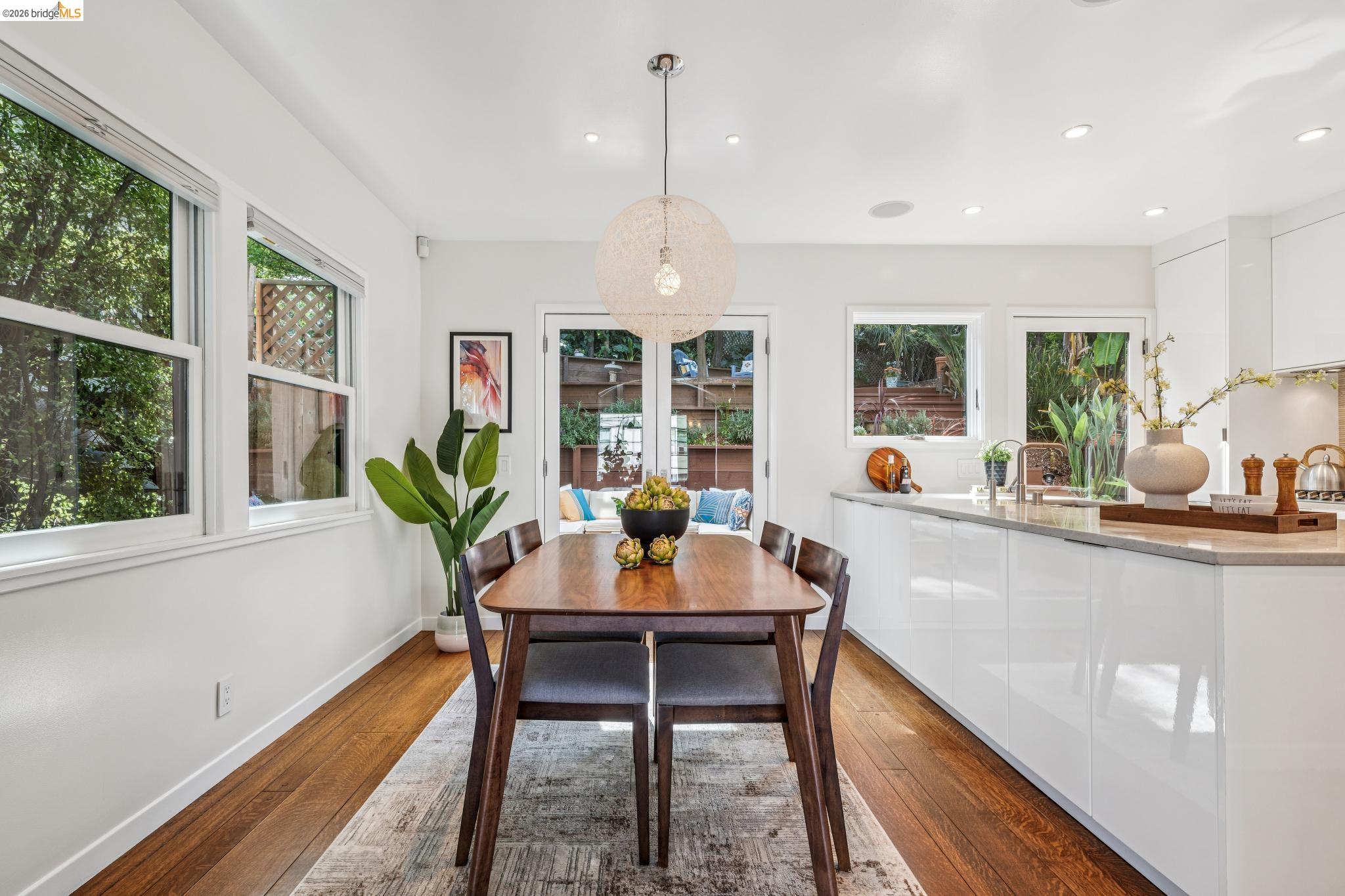 Detail Gallery Image 12 of 60 For 2306 Ivy Dr, Oakland,  CA 94606 - – Beds | – Baths