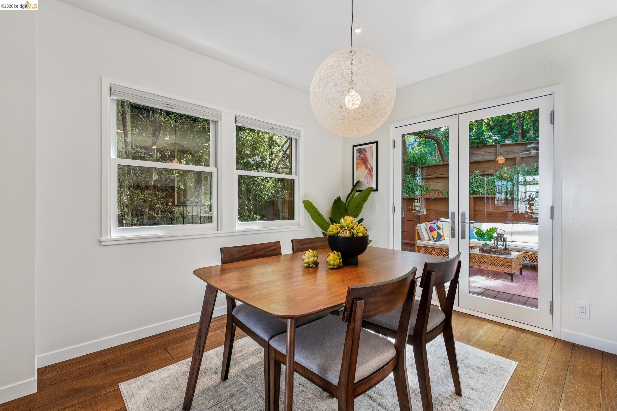 Detail Gallery Image 14 of 60 For 2306 Ivy Dr, Oakland,  CA 94606 - – Beds | – Baths